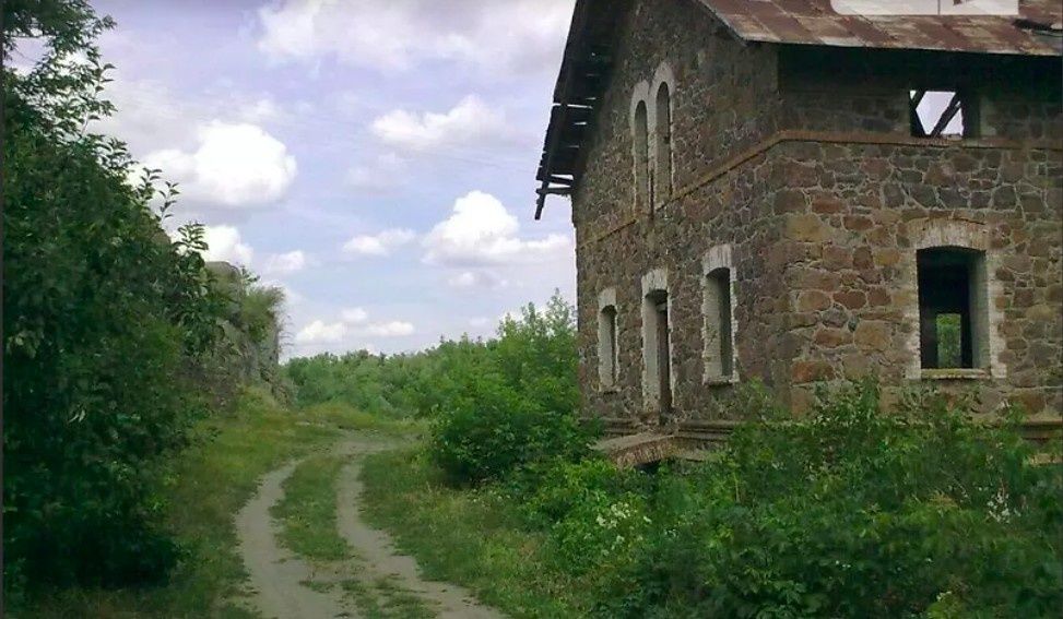 ПЛОЩА - 660 м², ЦІНА - 55 000 $
