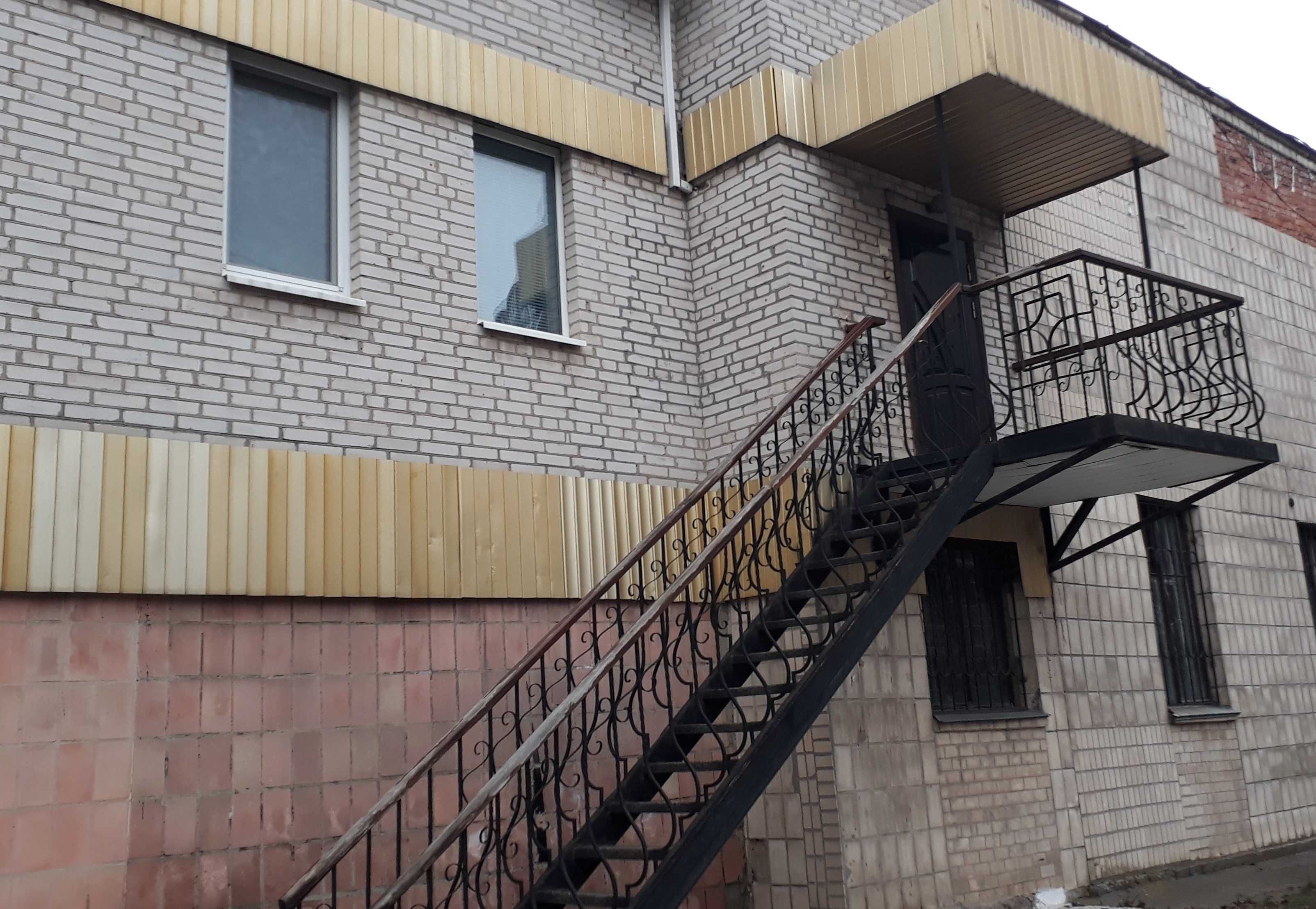 ПЛОЩА - 110 м², ЦІНА - 385 $
