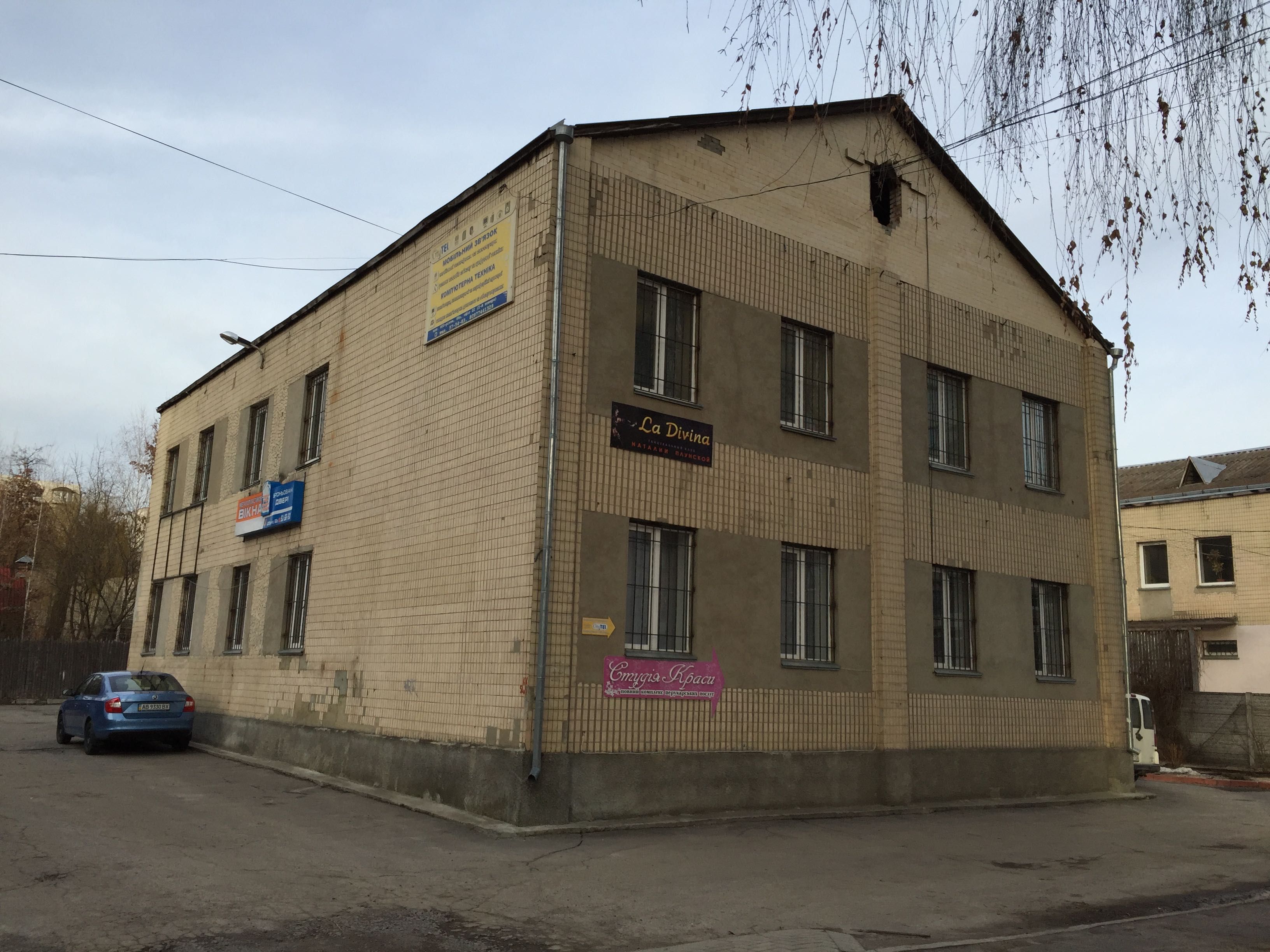 ПЛОЩА - 30 м², ЦІНА - 120 $
