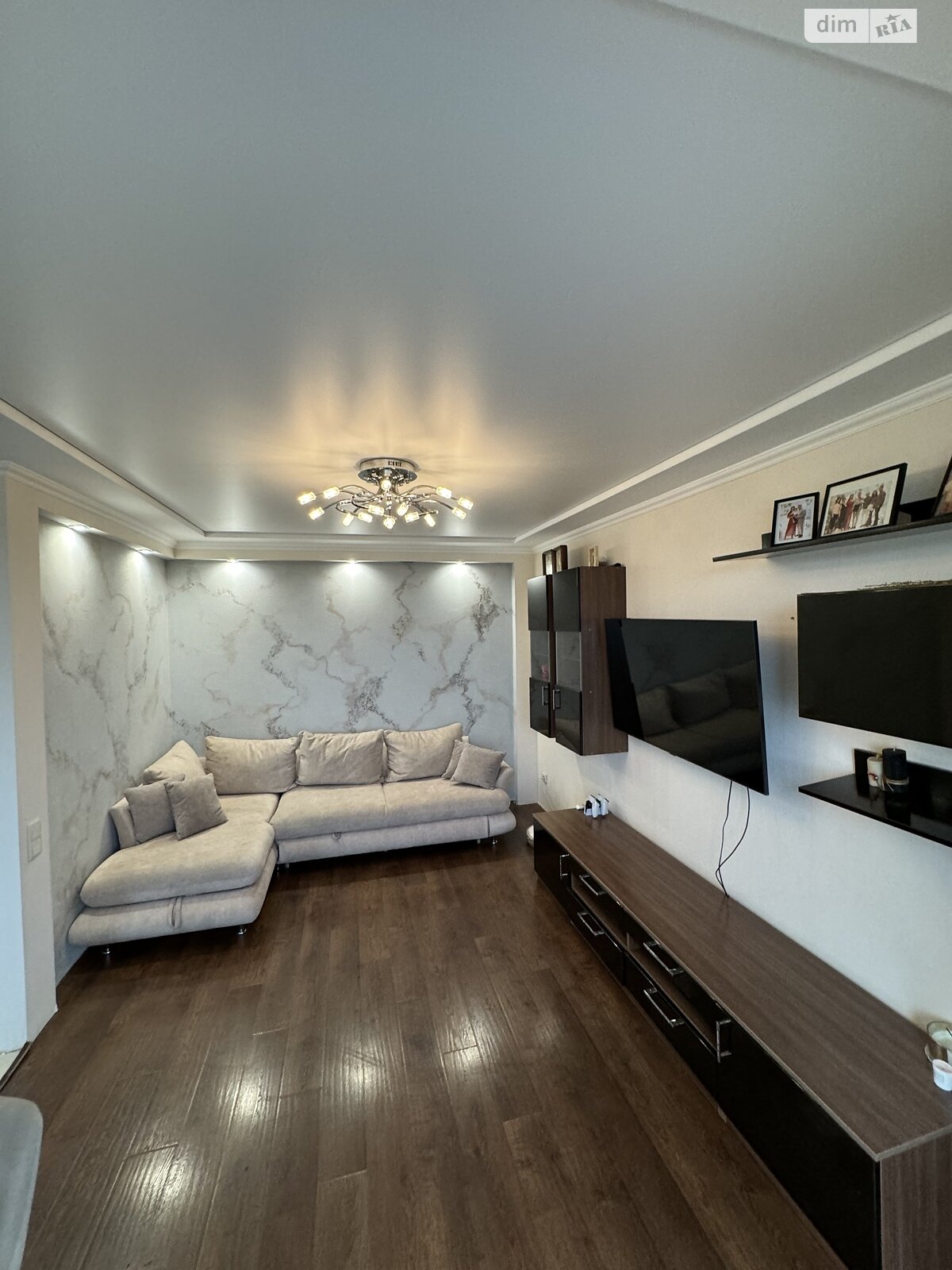 2 КІМ. КВАРТИРА, ПЛОЩА - 51 м², ЦІНА - 95 000 $
, просп. Космонавтів