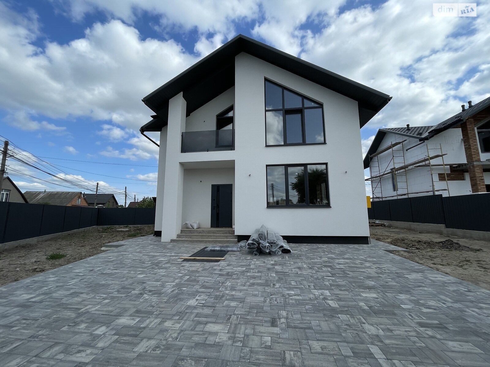 3 КІМ. БУДИНОК, ПЛОЩА - 120 м², ЦІНА - 135 000 $
