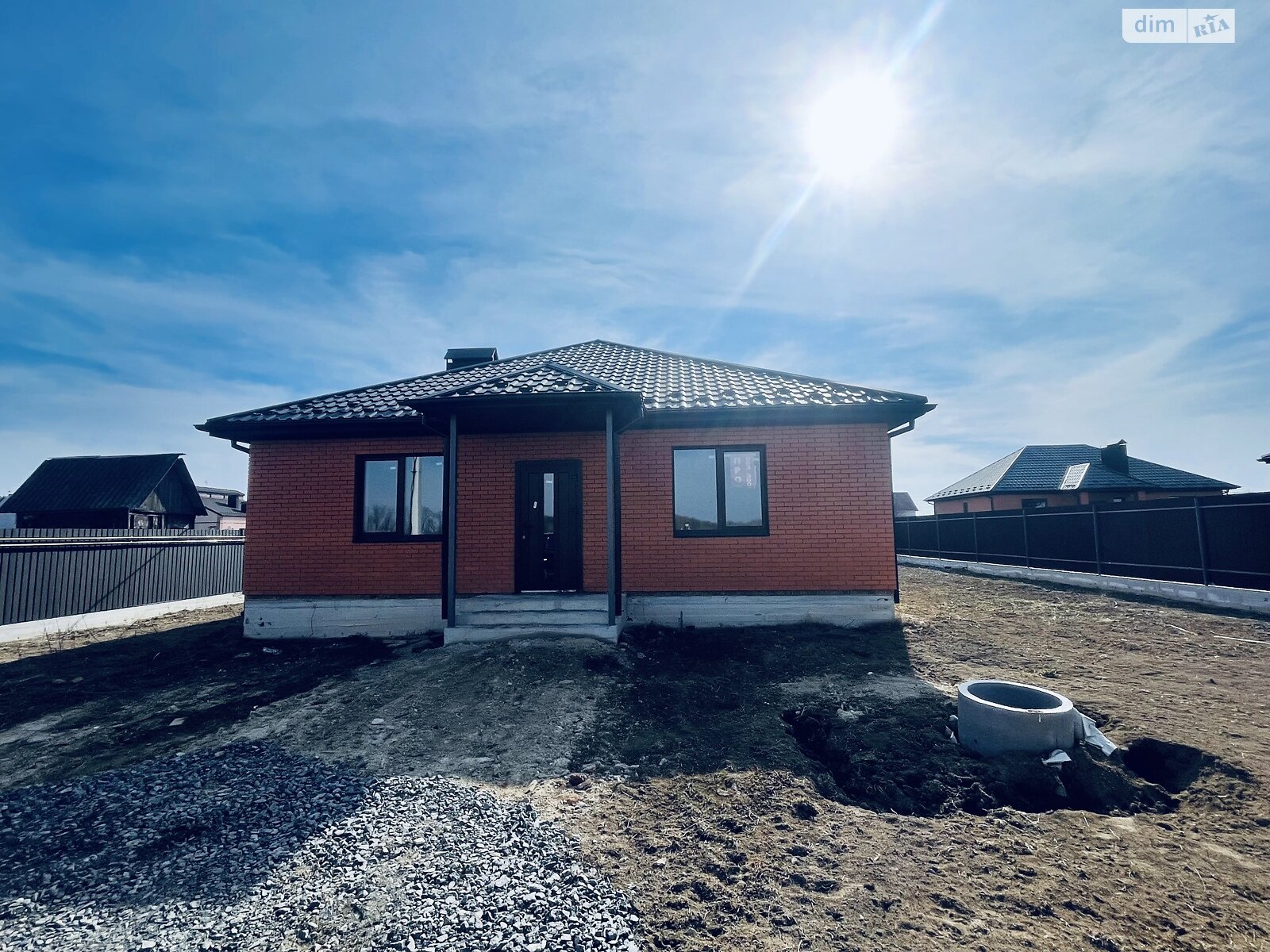 3 КІМ. БУДИНОК, ПЛОЩА - 100 м², ЦІНА - 80 000 $
