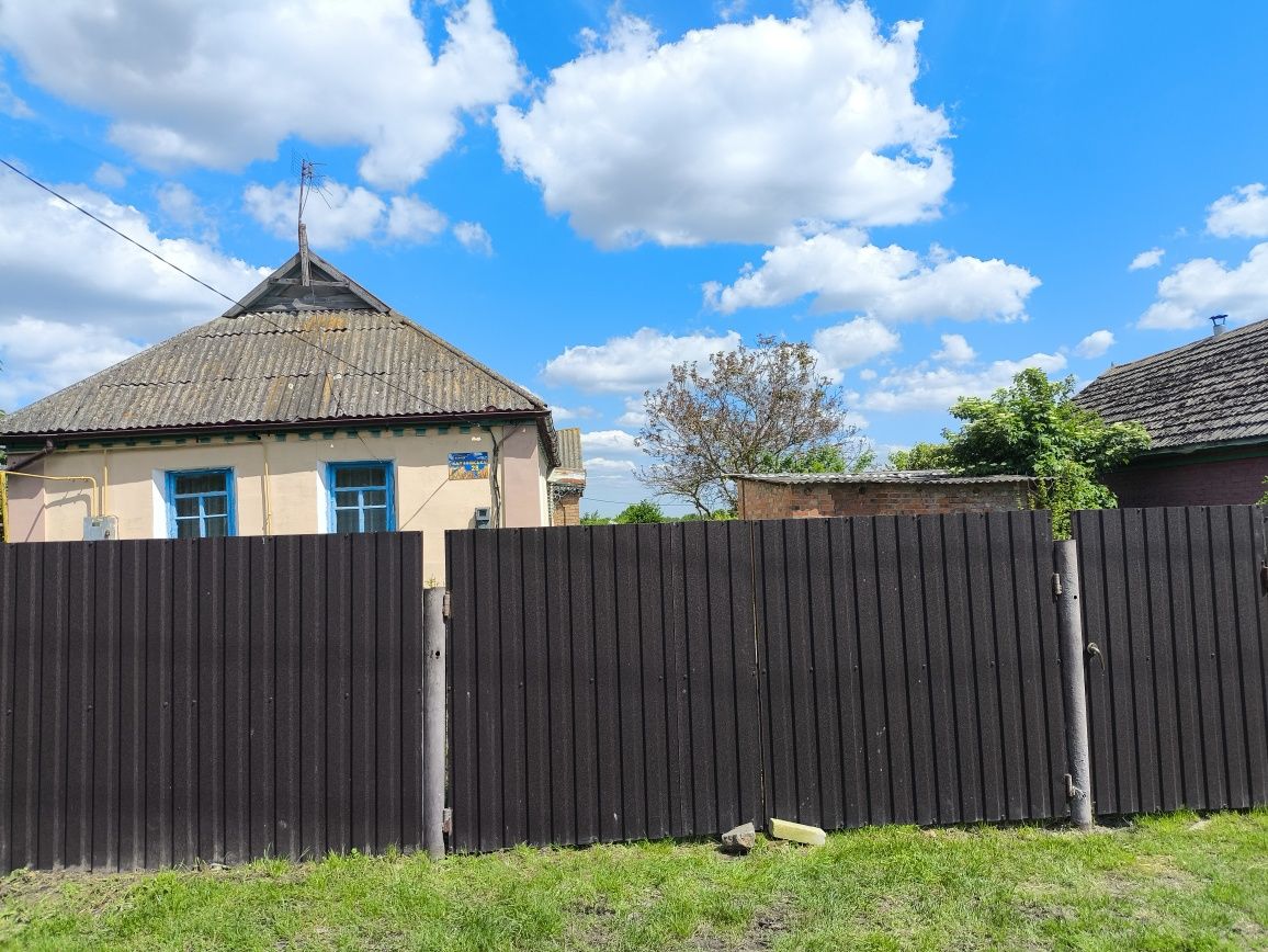 2 КІМ. БУДИНОК, ПЛОЩА - 40 м², ЦІНА - 8 300 $
