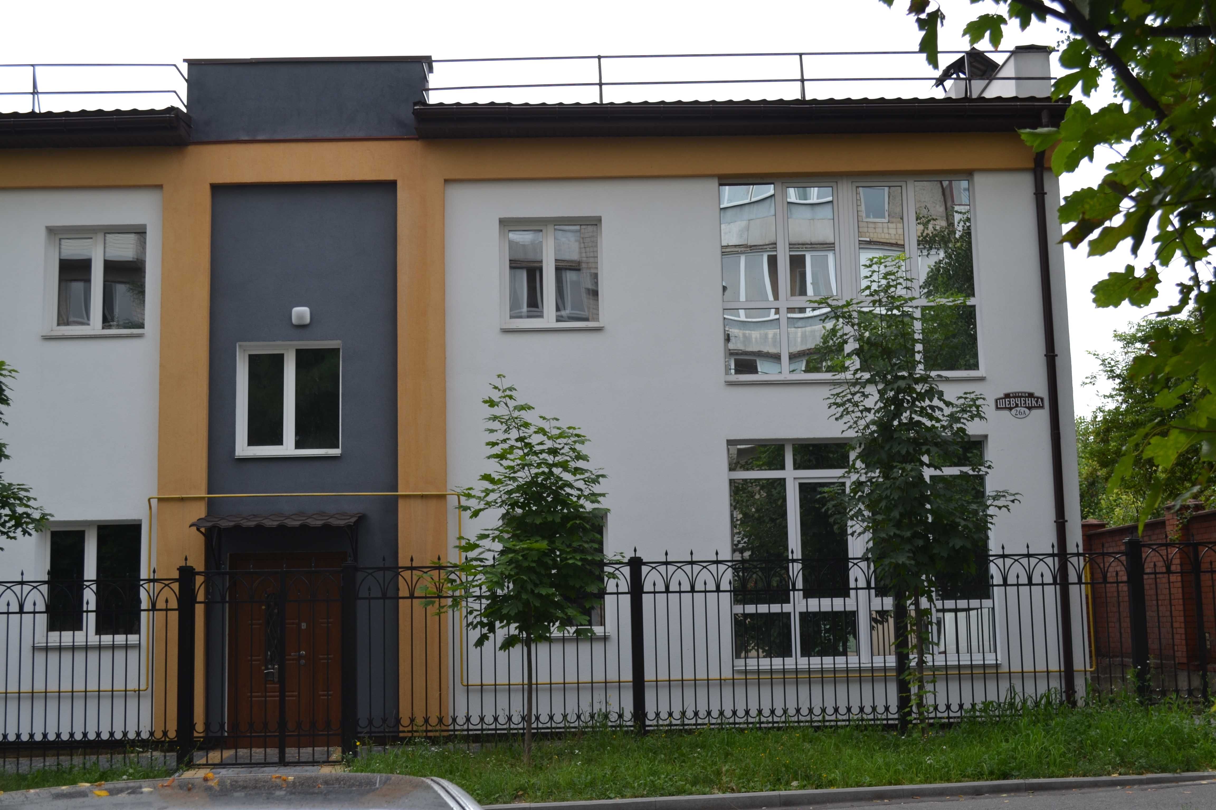 ПЛОЩА - 290 м², ЦІНА - 450 000 $

