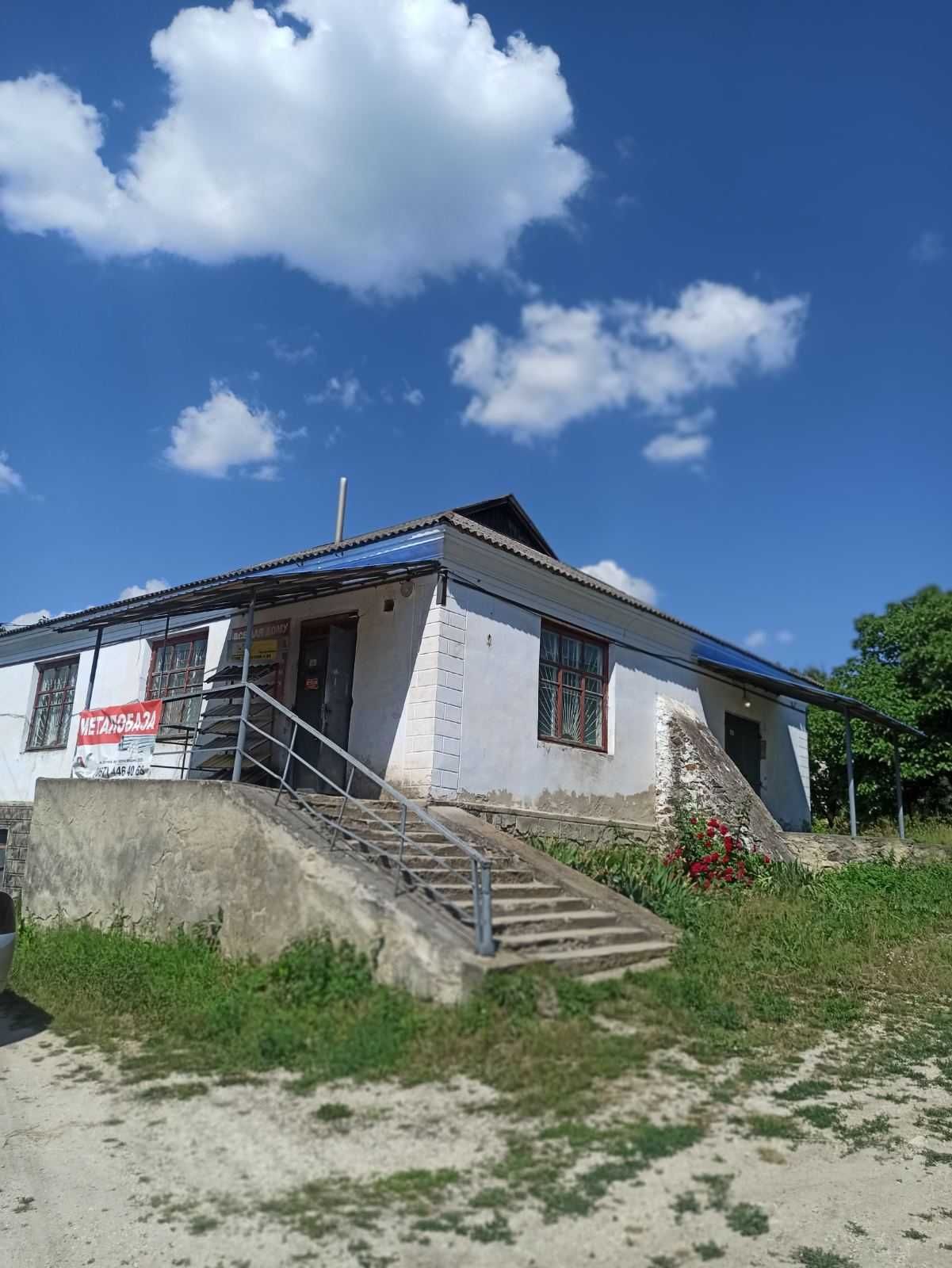ПЛОЩА - 159.6 м², ЦІНА - 2 500 $
