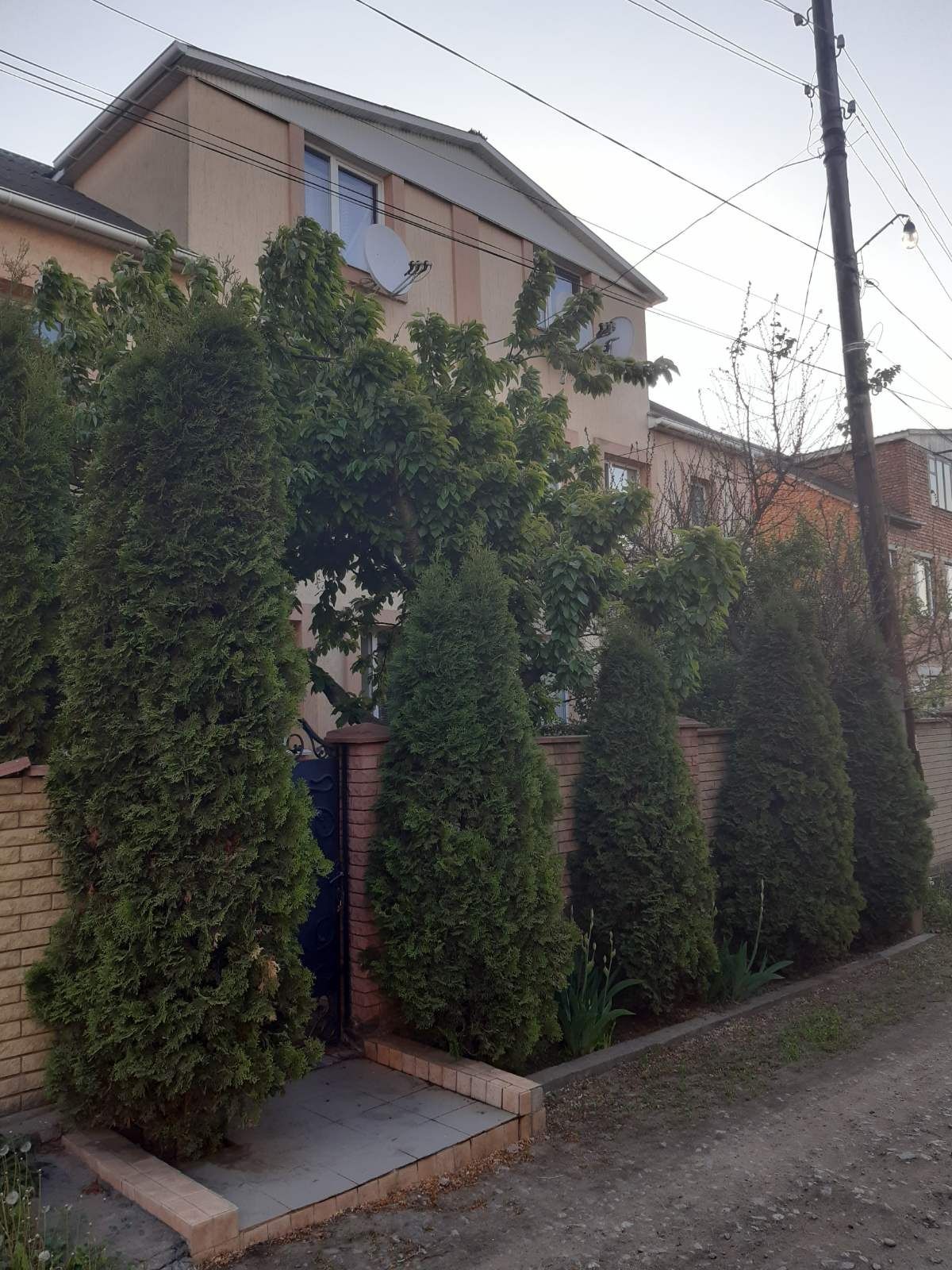 4 КІМ. БУДИНОК, ПЛОЩА - 190 м², ЦІНА - 83 $

