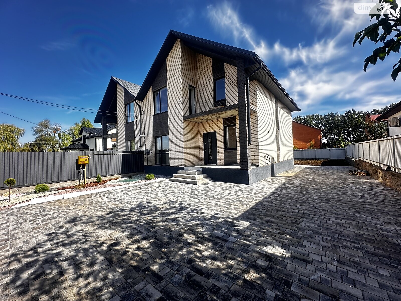 4 КІМ. БУДИНОК, ПЛОЩА - 160 м², ЦІНА - 115 000 $
