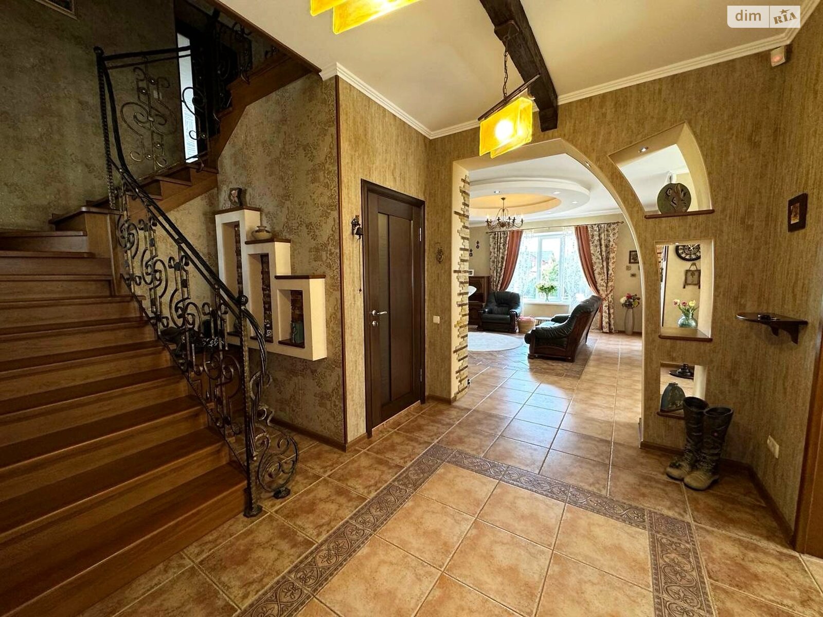 Обʼєкт нерухомості: 3 КІМ. БУДИНОК, ПЛОЩА - 300 м², ЦІНА - 238 000 $
 — HUBTRUST, Вінниця