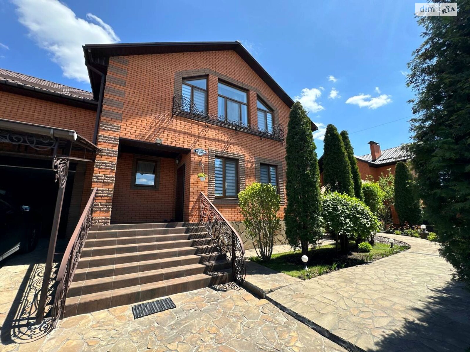 Обʼєкт нерухомості: 3 КІМ. БУДИНОК, ПЛОЩА - 300 м², ЦІНА - 238 000 $
 — HUBTRUST, Вінниця
