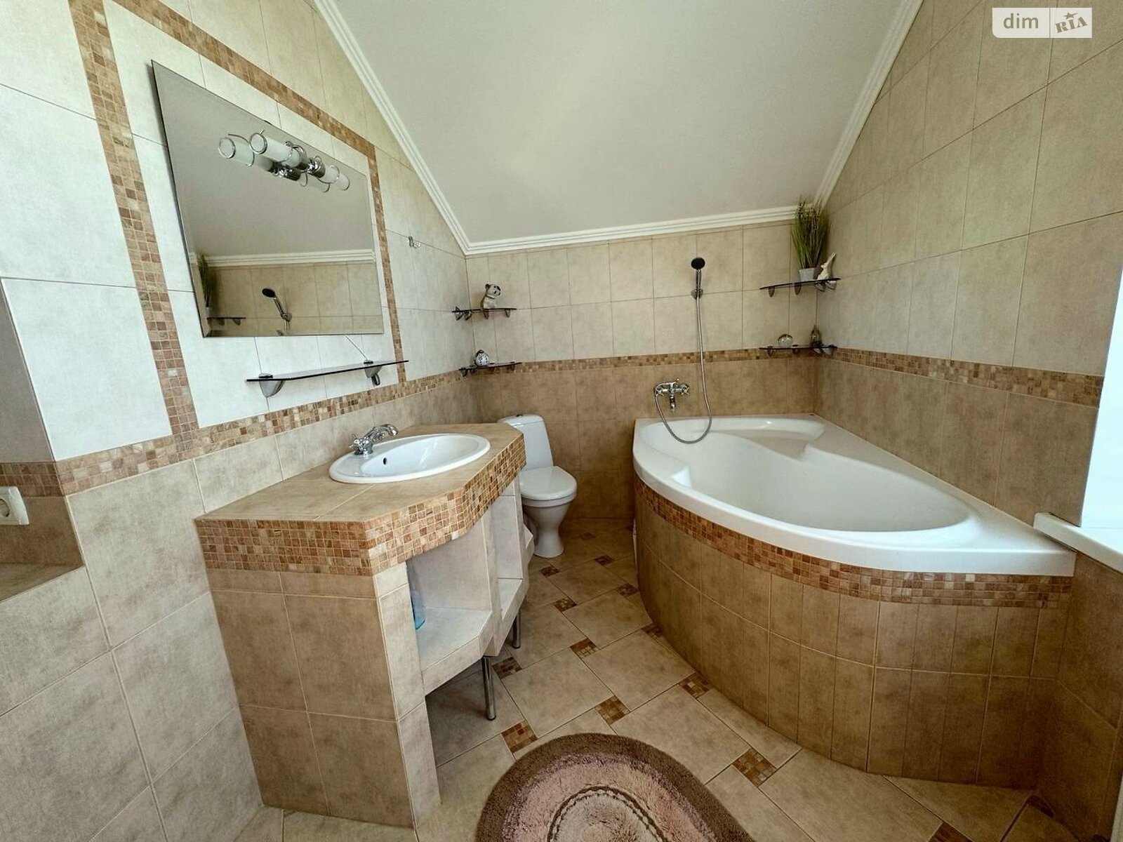 Обʼєкт нерухомості: 3 КІМ. БУДИНОК, ПЛОЩА - 300 м², ЦІНА - 238 000 $
 — HUBTRUST, Вінниця