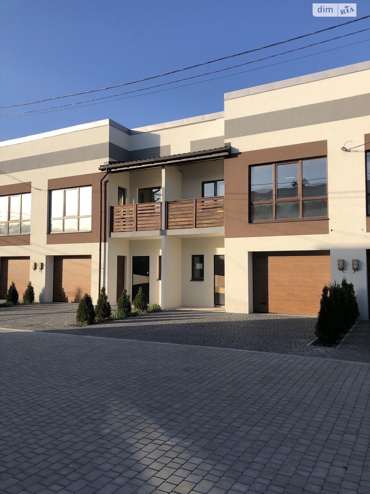 4 КІМ. ТАУНХАУС, ПЛОЩА - 84.11 м², ЦІНА - 75 000 $
, пров. Сонячний