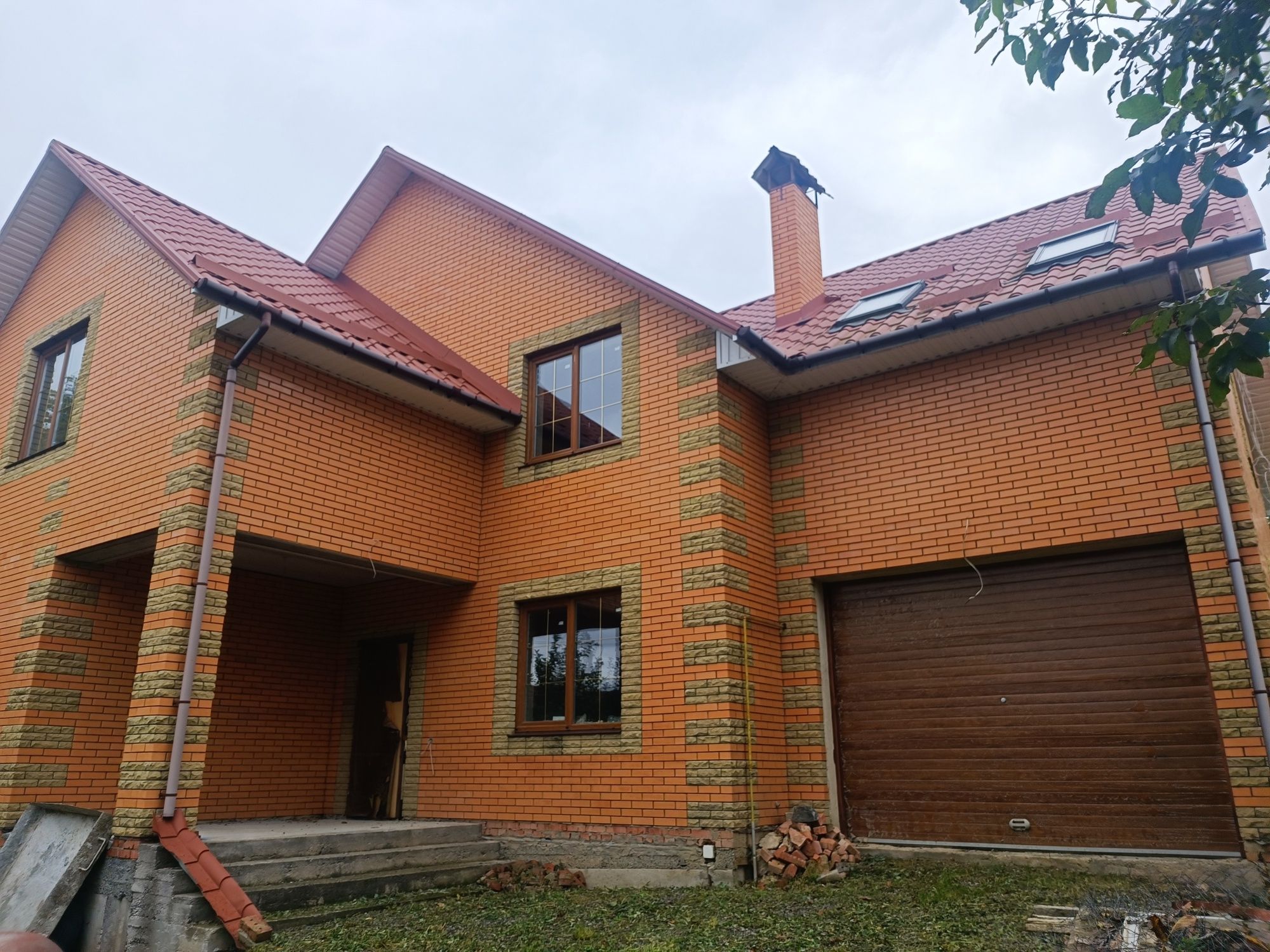 5 КІМ. ТАУНХАУС, ПЛОЩА - 245 м², ЦІНА - 155 000 $
