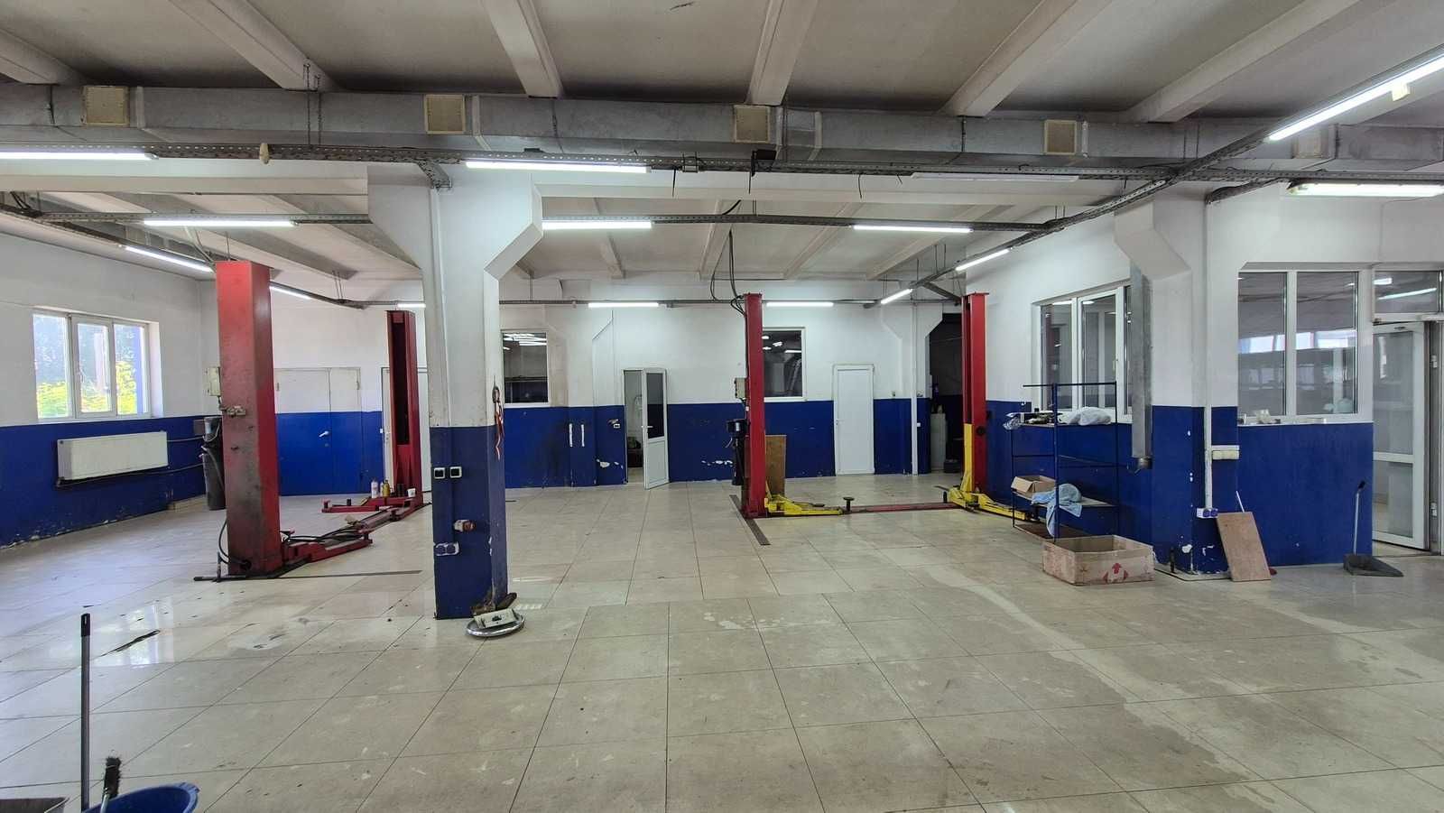 ПЛОЩА - 450 м², ЦІНА - 450 000 $
