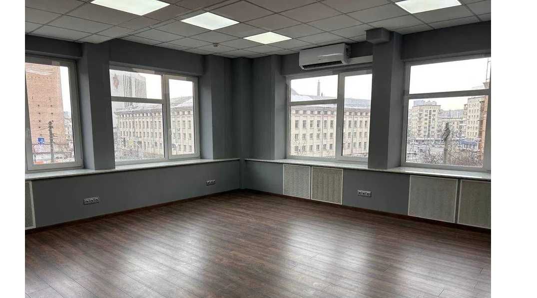 ПЛОЩА - 10 м², ЦІНА - 4 $
