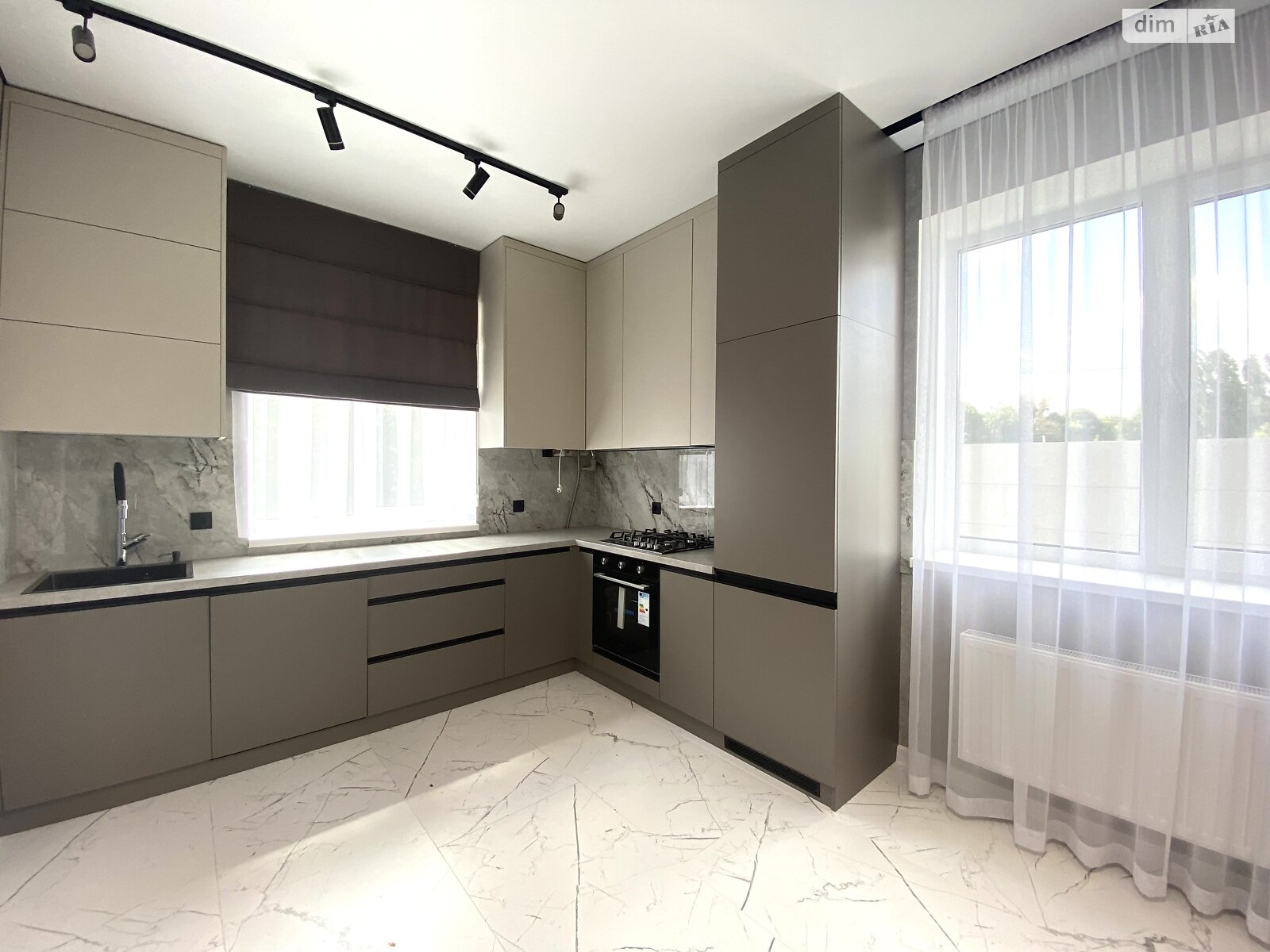 Обʼєкт нерухомості: 2 КІМ. ТАУНХАУС, ПЛОЩА - 75 м², ЦІНА - 74 000 $
, вул. Андріївська — HUBTRUST, Вінниця