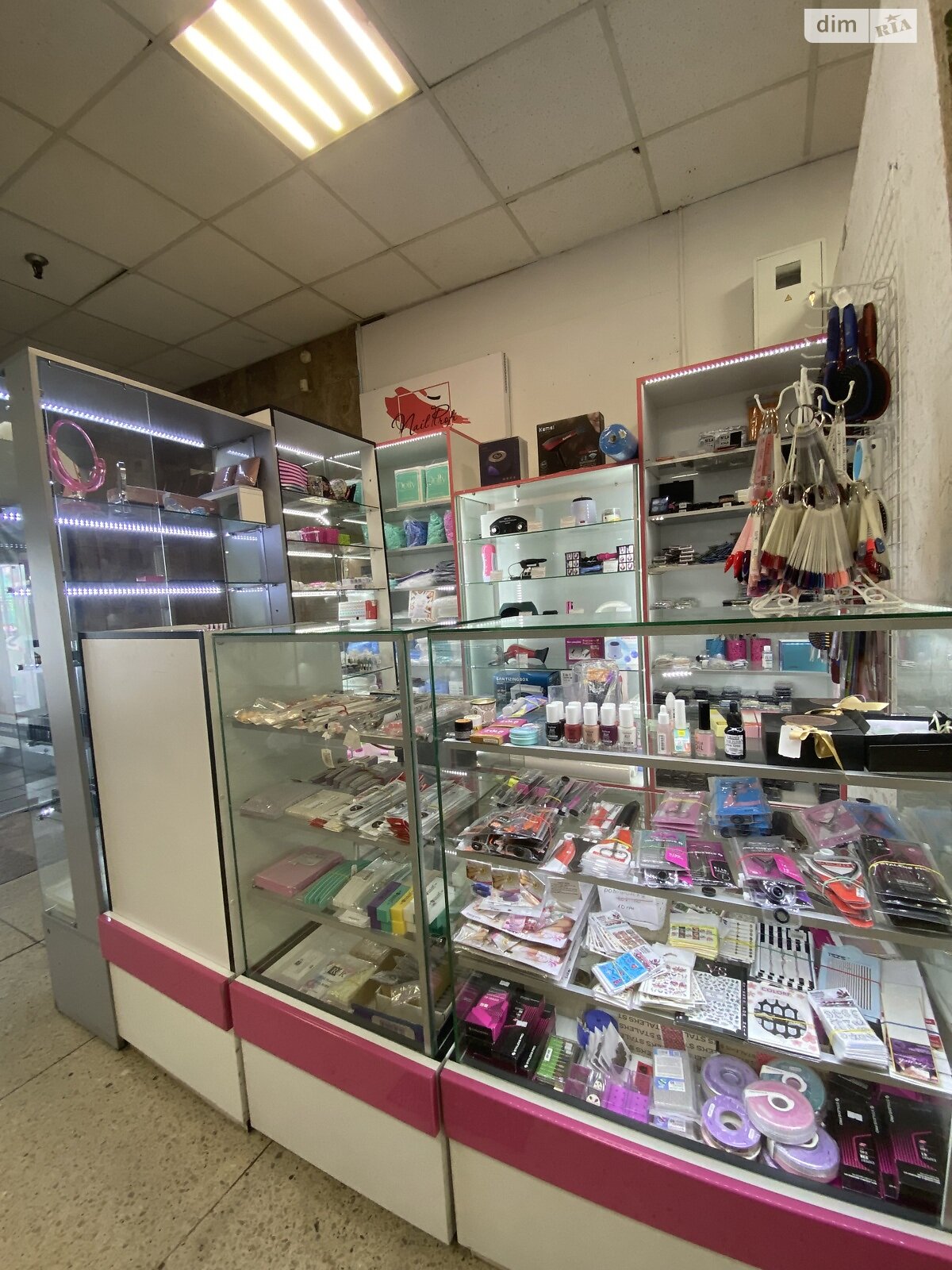 Обʼєкт нерухомості: ПЛОЩА - 5 м², ЦІНА - 3 500 $
, пл. Калічанська(Гагаріна) — HUBTRUST, Вінниця