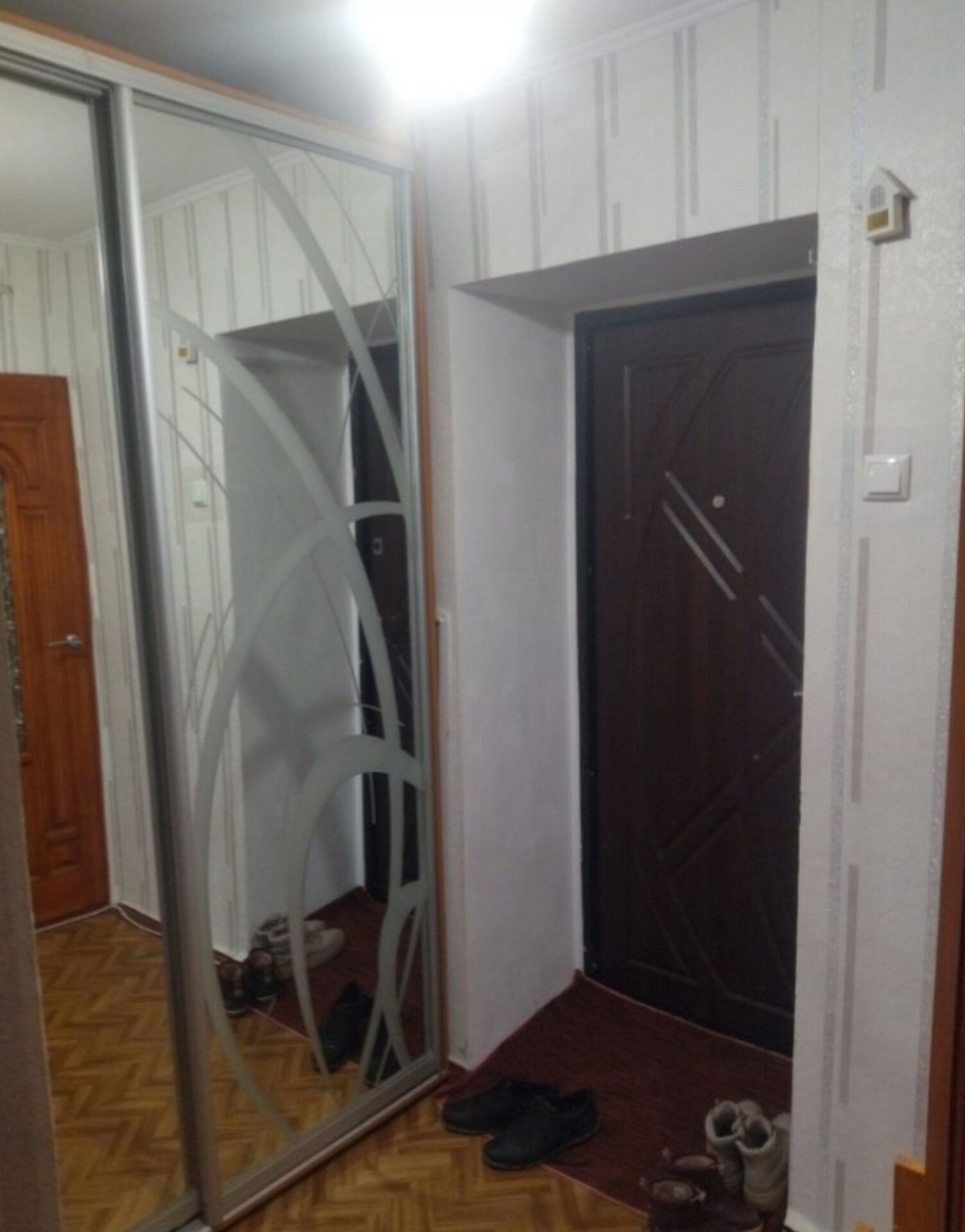 1 КІМ. КВАРТИРА, ПЛОЩА - 36 м², ЦІНА - 227 $
