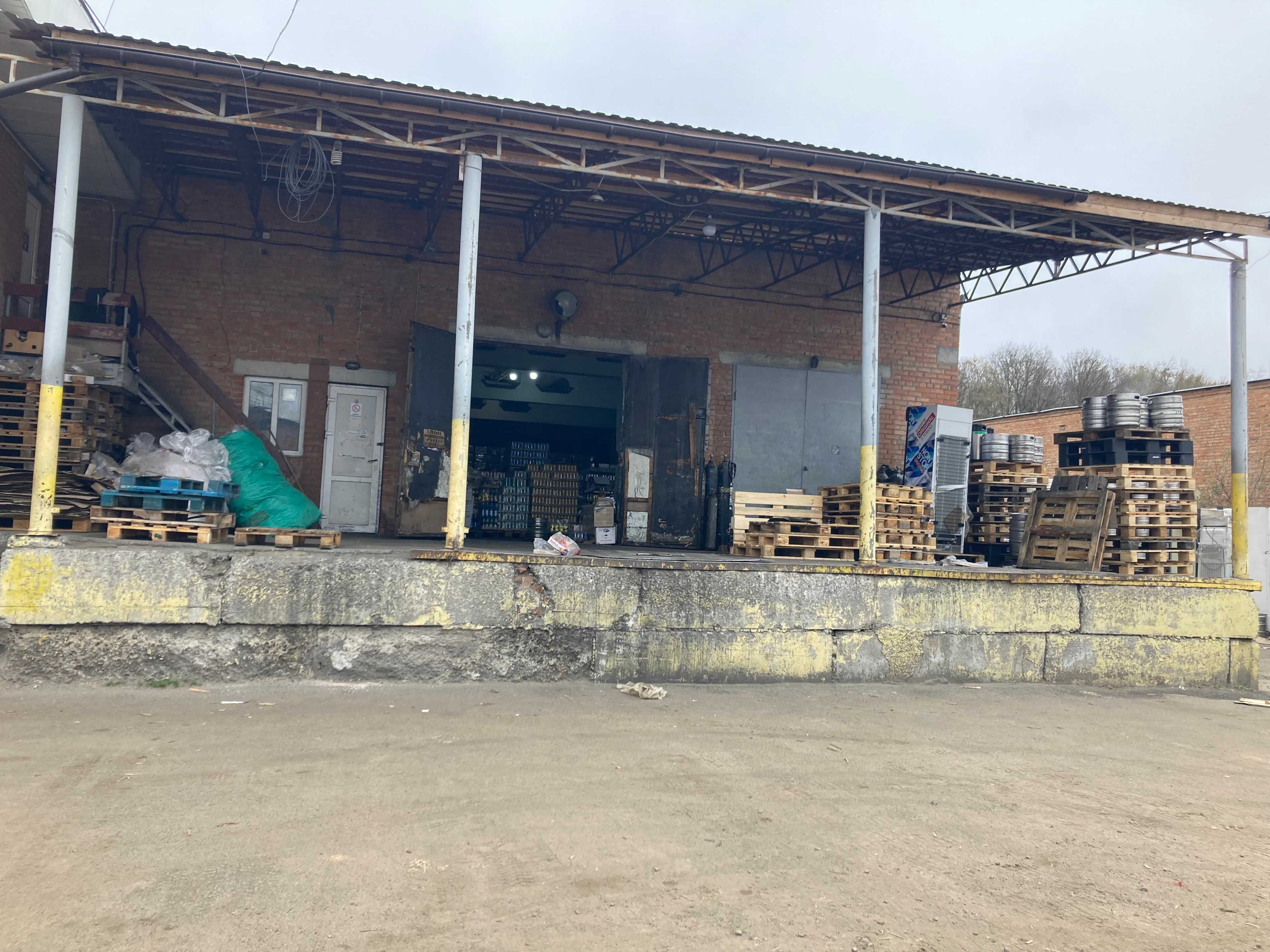 ПЛОЩА - 960 м², ЦІНА - 3 451 $
