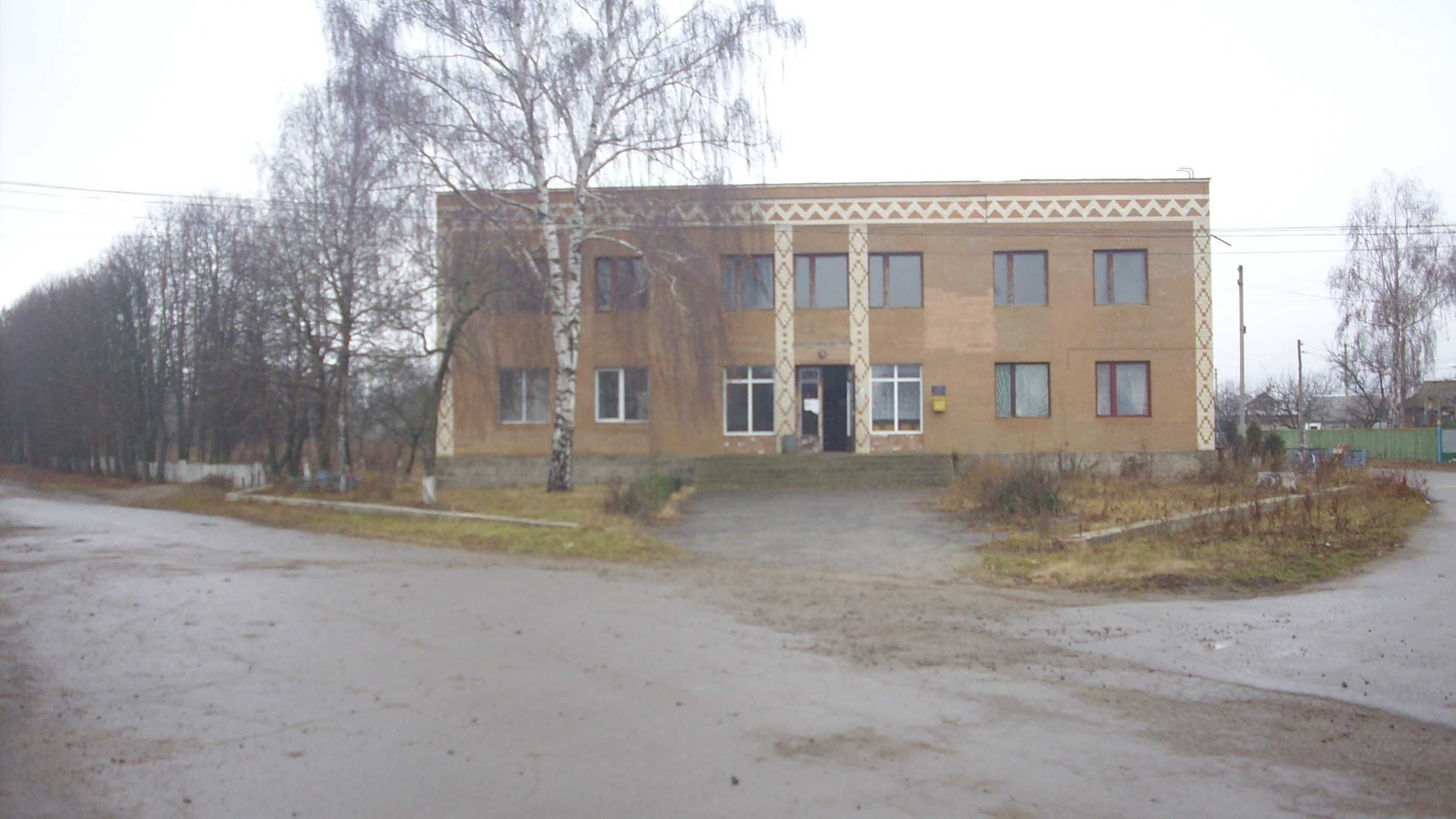 ПЛОЩА - 500 м², ЦІНА - 1 $
