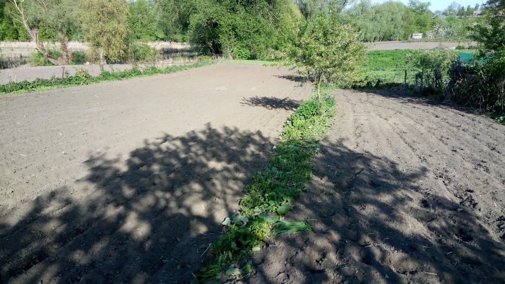 ПЛОЩА - 13 CОТ., ЦІНА - 4 400 $
