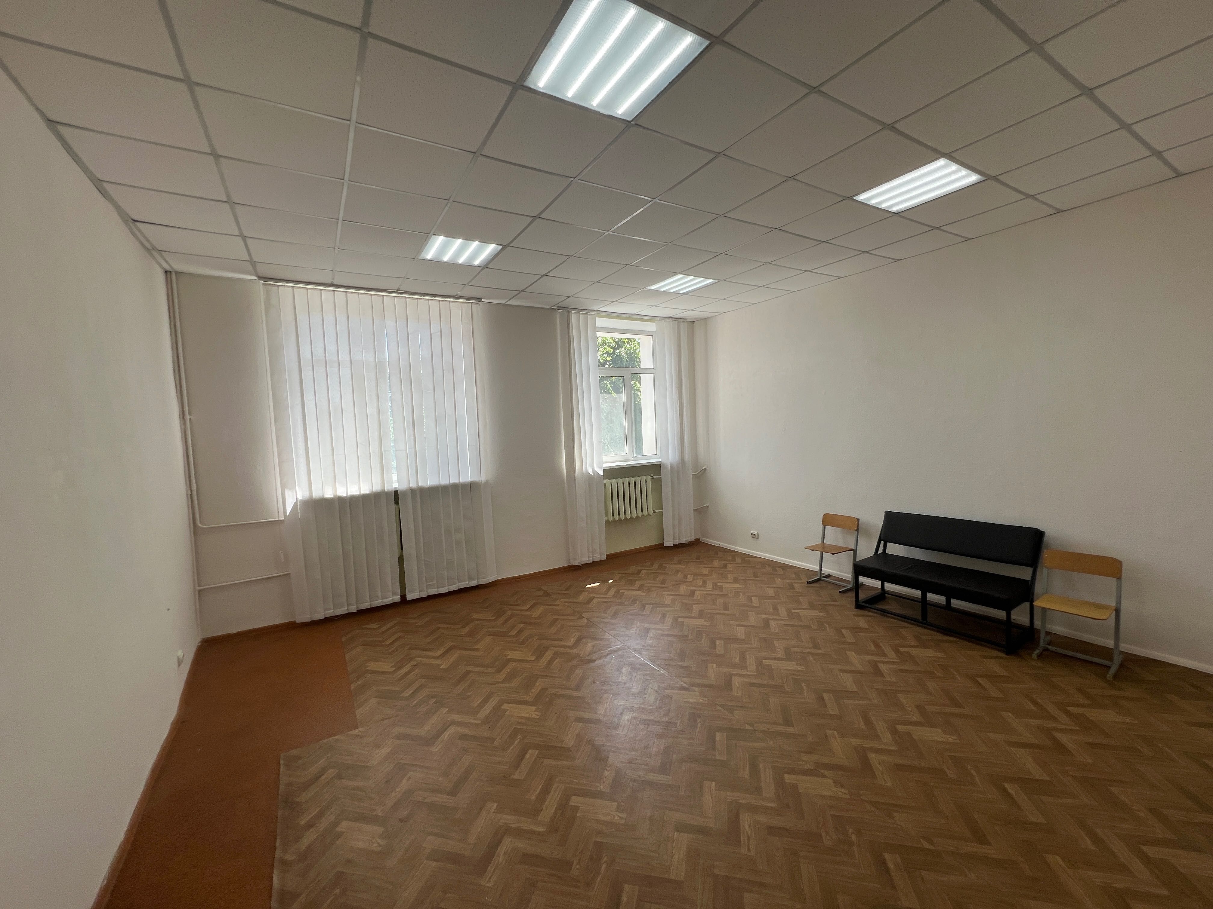 ПЛОЩА - 35 м², ЦІНА - 322 $
