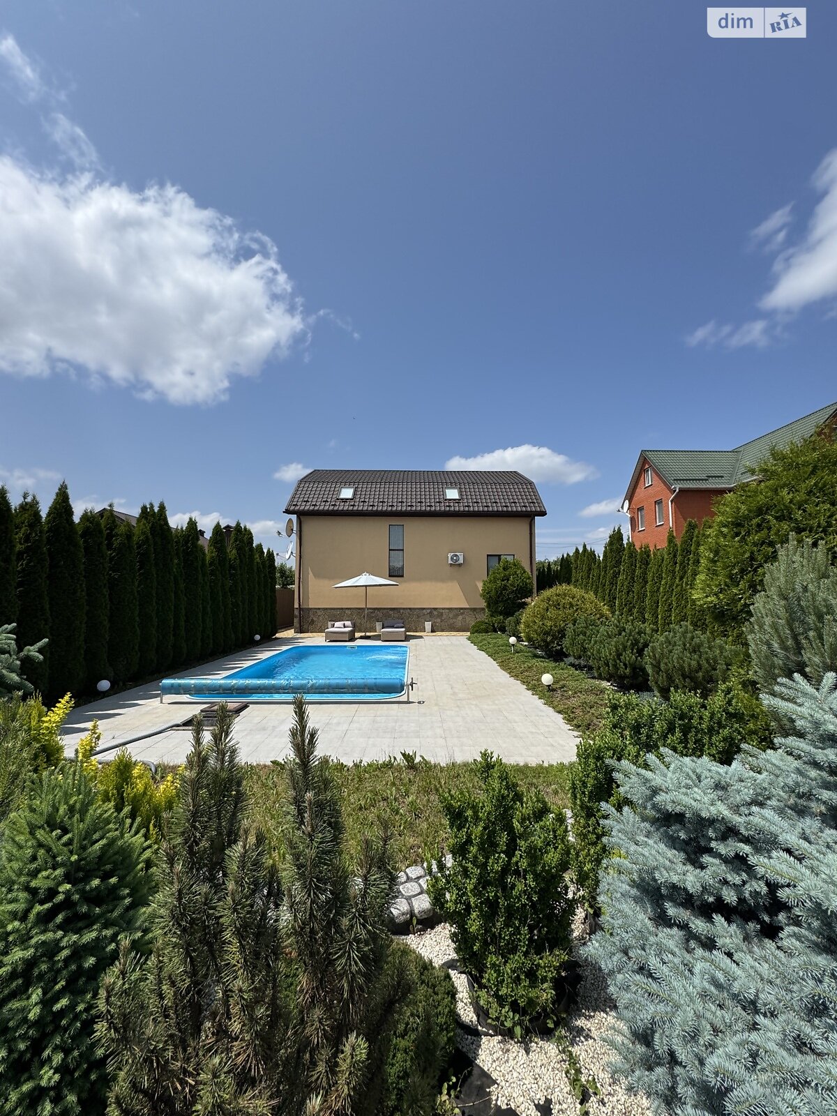 6 КІМ. БУДИНОК, ПЛОЩА - 240 м², ЦІНА - 300 000 $
