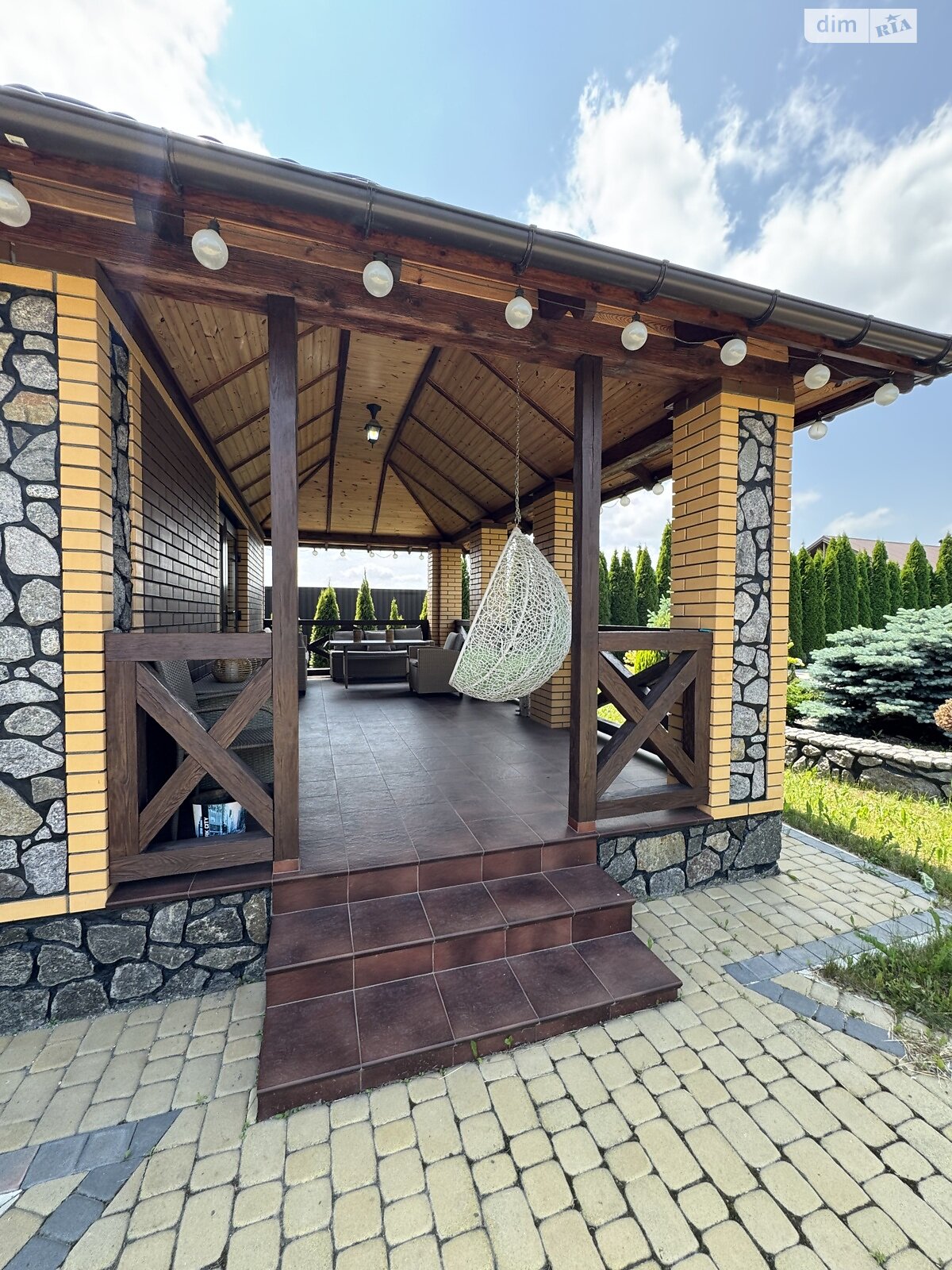 Обʼєкт нерухомості: 6 КІМ. БУДИНОК, ПЛОЩА - 240 м², ЦІНА - 300 000 $
 — HUBTRUST, Вінниця