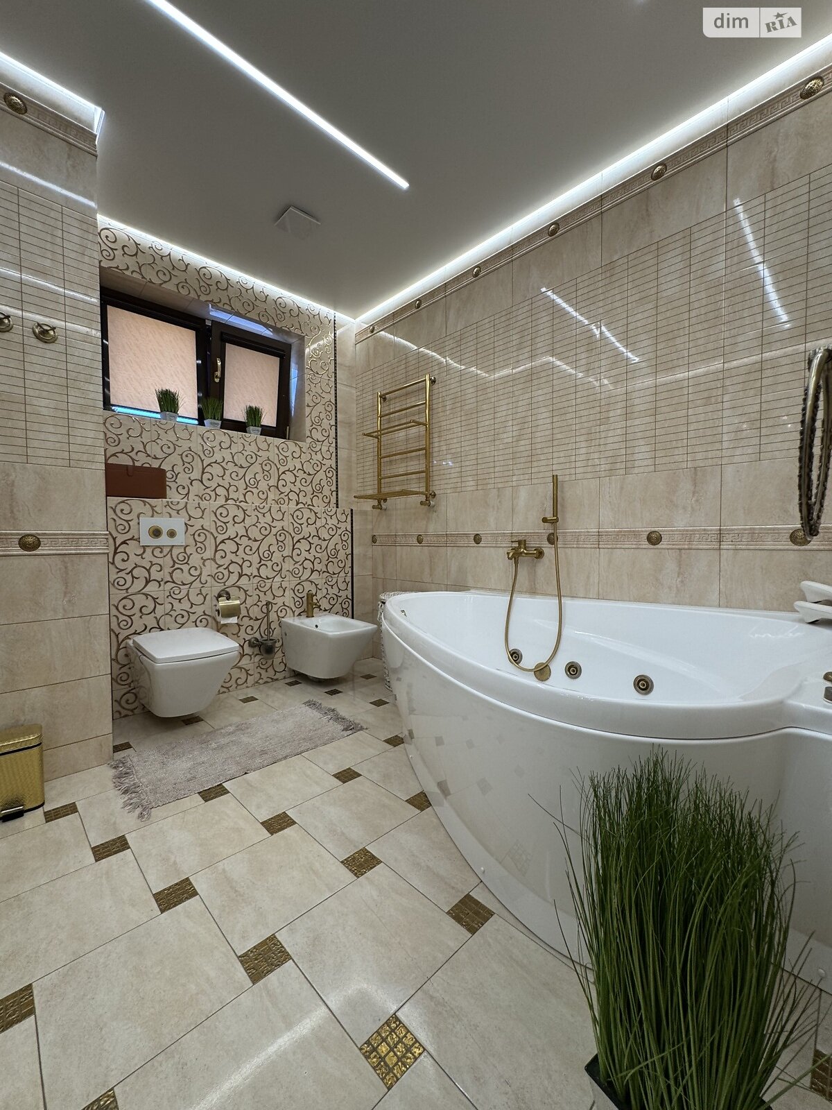 Обʼєкт нерухомості: 6 КІМ. БУДИНОК, ПЛОЩА - 240 м², ЦІНА - 300 000 $
 — HUBTRUST, Вінниця