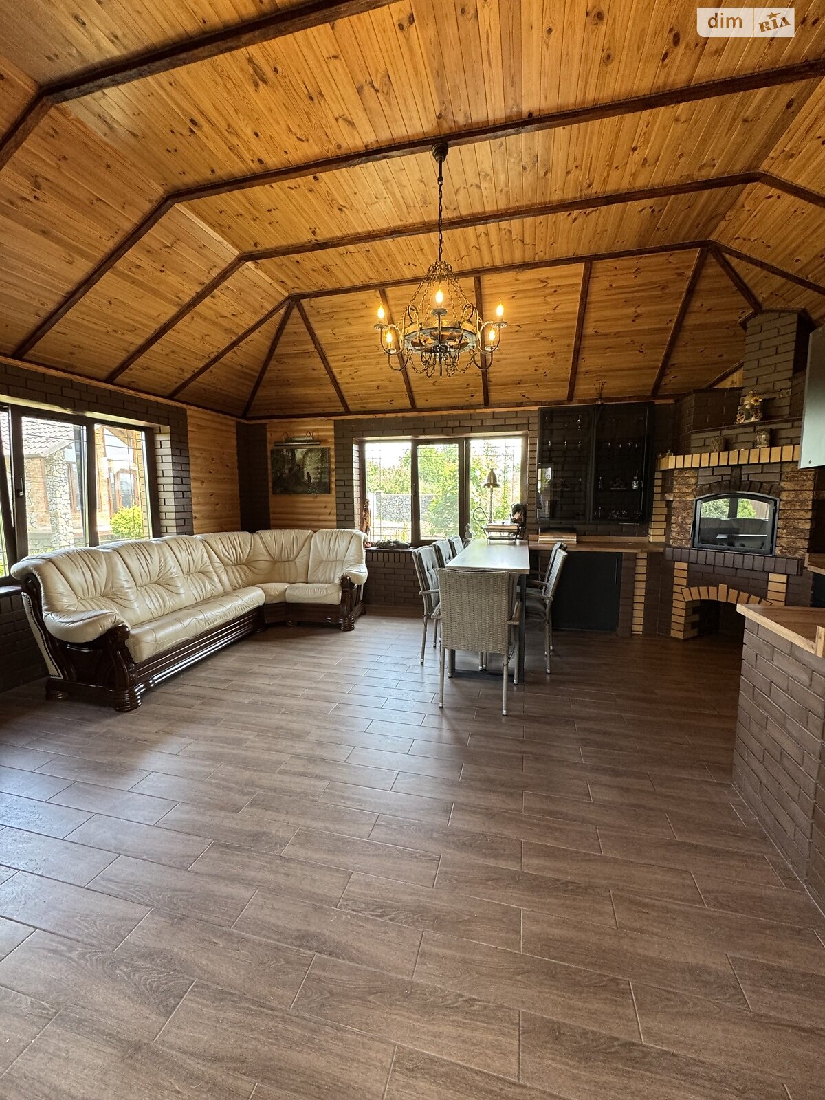 Обʼєкт нерухомості: 6 КІМ. БУДИНОК, ПЛОЩА - 240 м², ЦІНА - 300 000 $
 — HUBTRUST, Вінниця