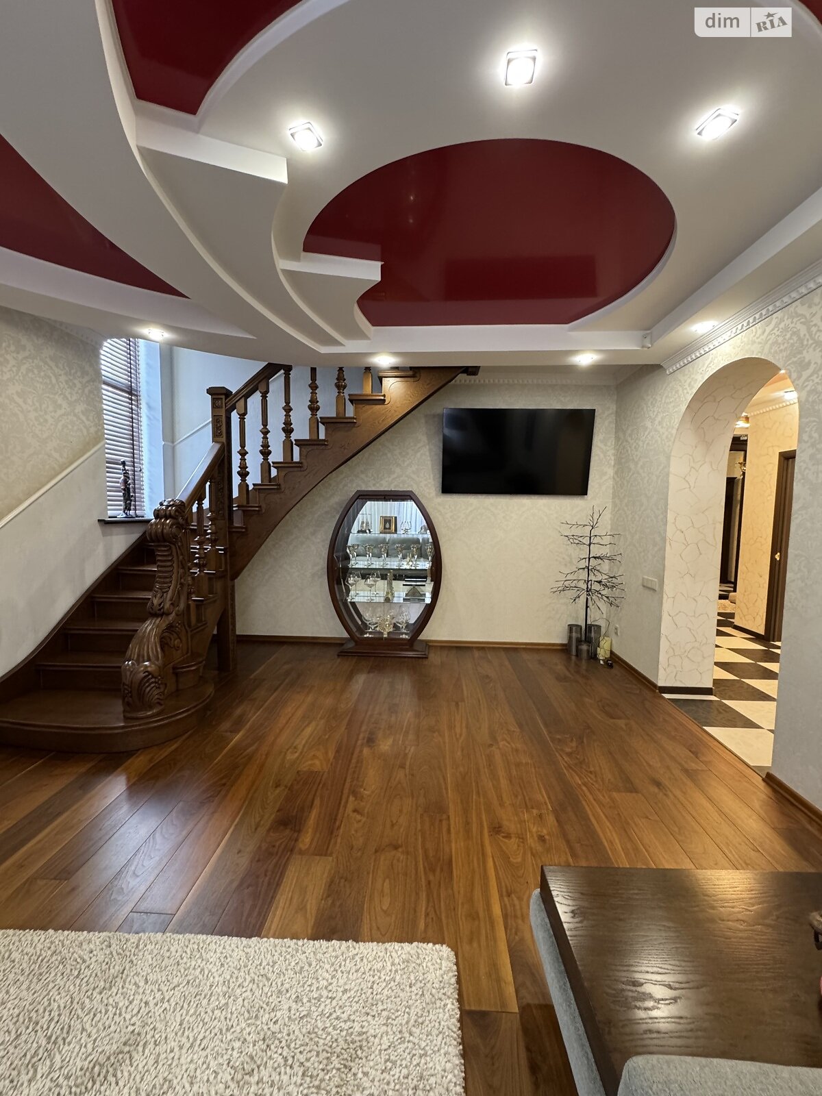 Обʼєкт нерухомості: 6 КІМ. БУДИНОК, ПЛОЩА - 240 м², ЦІНА - 300 000 $
 — HUBTRUST, Вінниця
