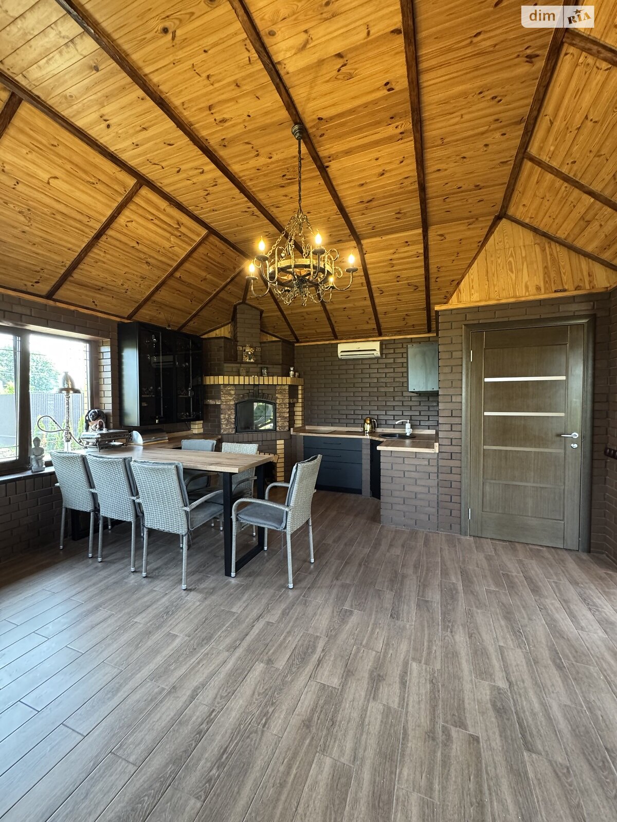 Обʼєкт нерухомості: 6 КІМ. БУДИНОК, ПЛОЩА - 240 м², ЦІНА - 300 000 $
 — HUBTRUST, Вінниця