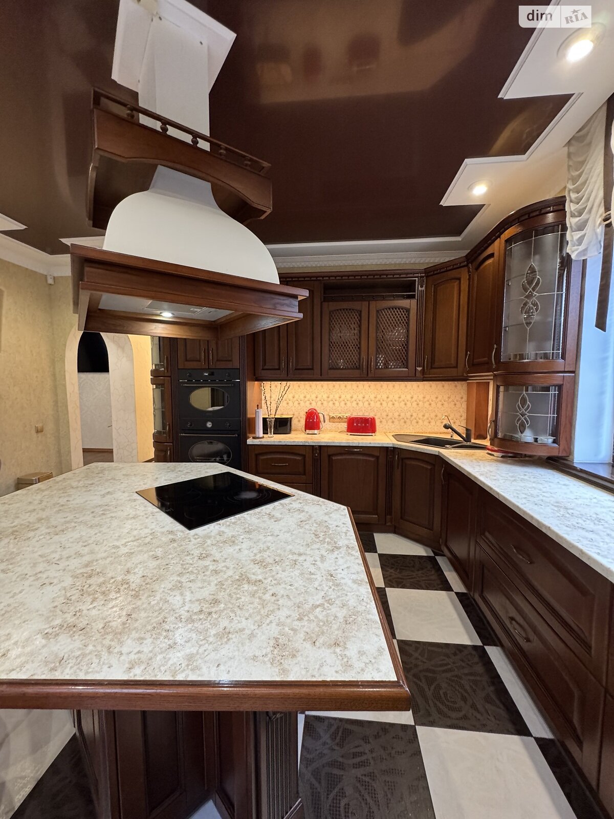 Обʼєкт нерухомості: 6 КІМ. БУДИНОК, ПЛОЩА - 240 м², ЦІНА - 300 000 $
 — HUBTRUST, Вінниця