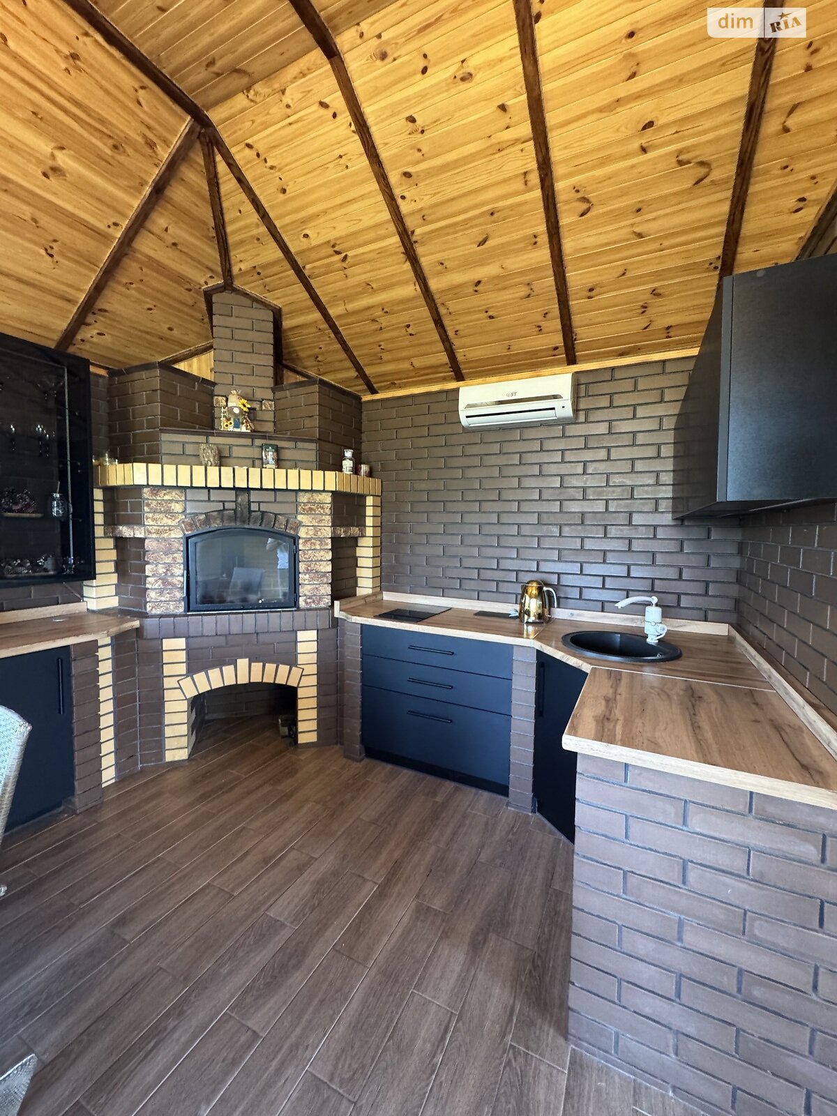 Обʼєкт нерухомості: 6 КІМ. БУДИНОК, ПЛОЩА - 240 м², ЦІНА - 300 000 $
 — HUBTRUST, Вінниця