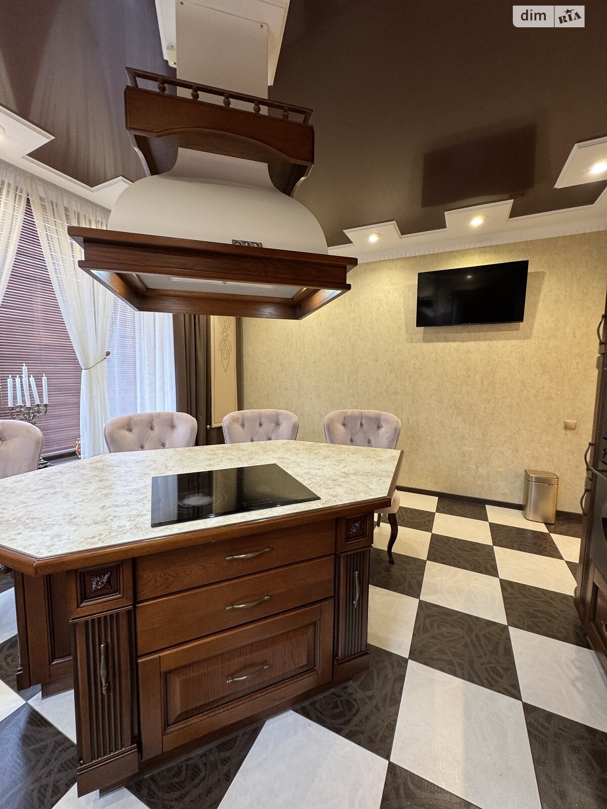 Обʼєкт нерухомості: 6 КІМ. БУДИНОК, ПЛОЩА - 240 м², ЦІНА - 300 000 $
 — HUBTRUST, Вінниця