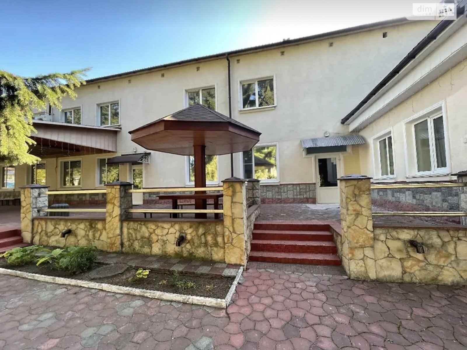 ПЛОЩА - 1400 м², ЦІНА - 350 000 $
, вул. Максима Кривоноса