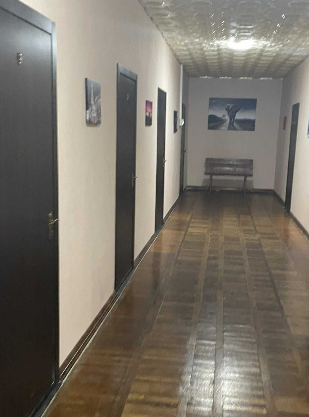 ПЛОЩА - 1150 м², ЦІНА - 300 000 $
