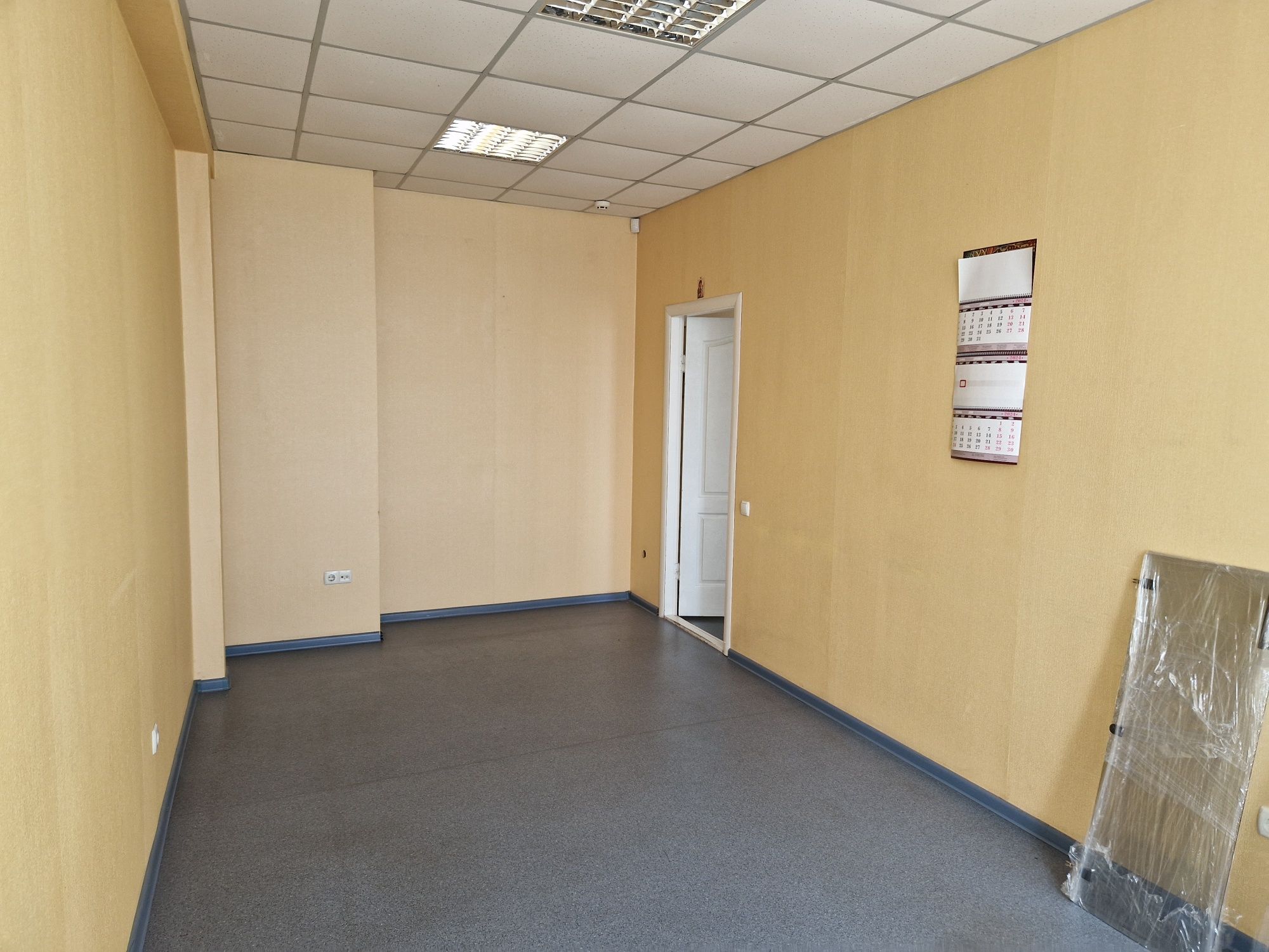 ПЛОЩА - 65 м², ЦІНА - 257 $
