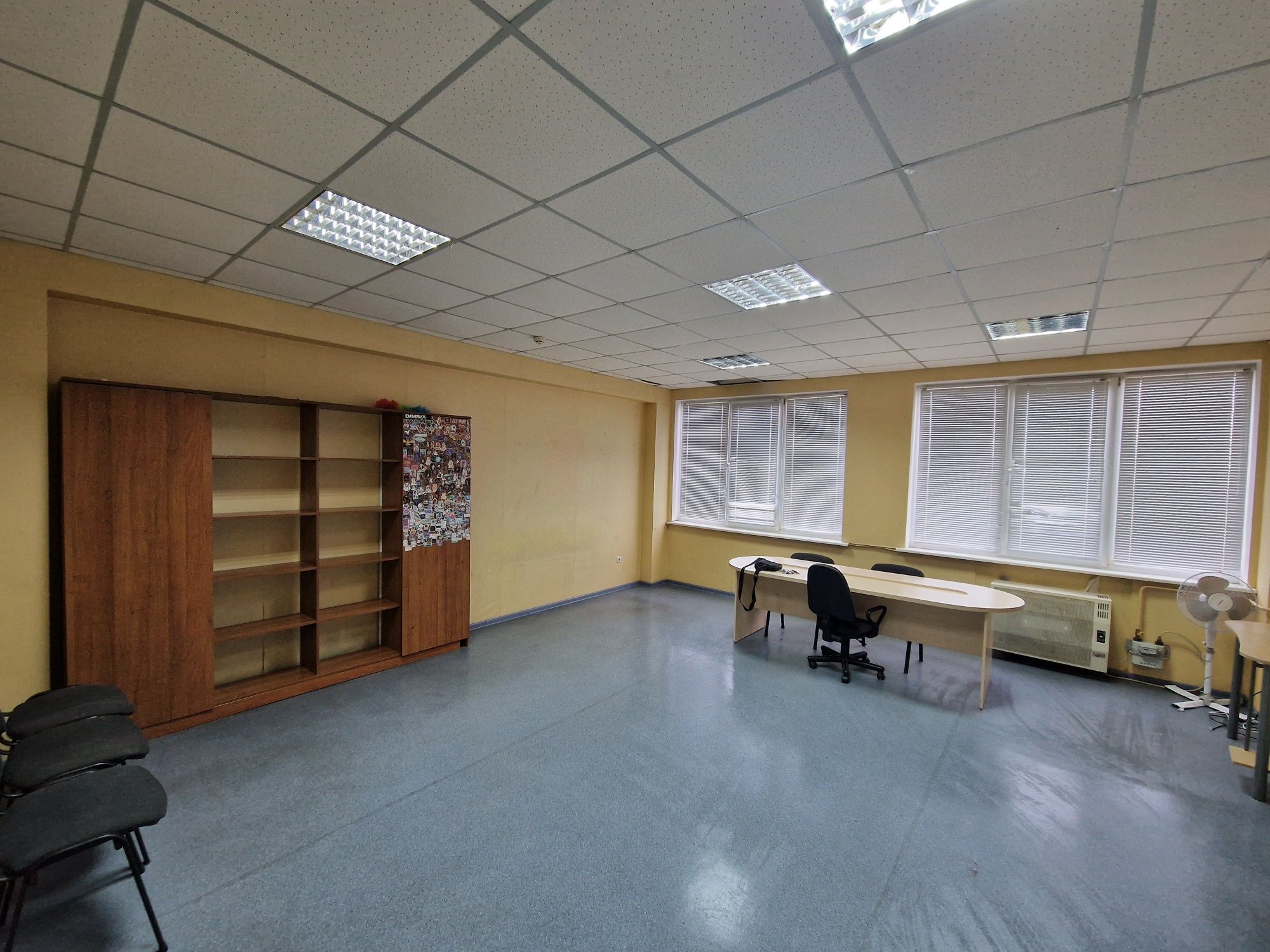 ПЛОЩА - 36.5 м², ЦІНА - 148 $
