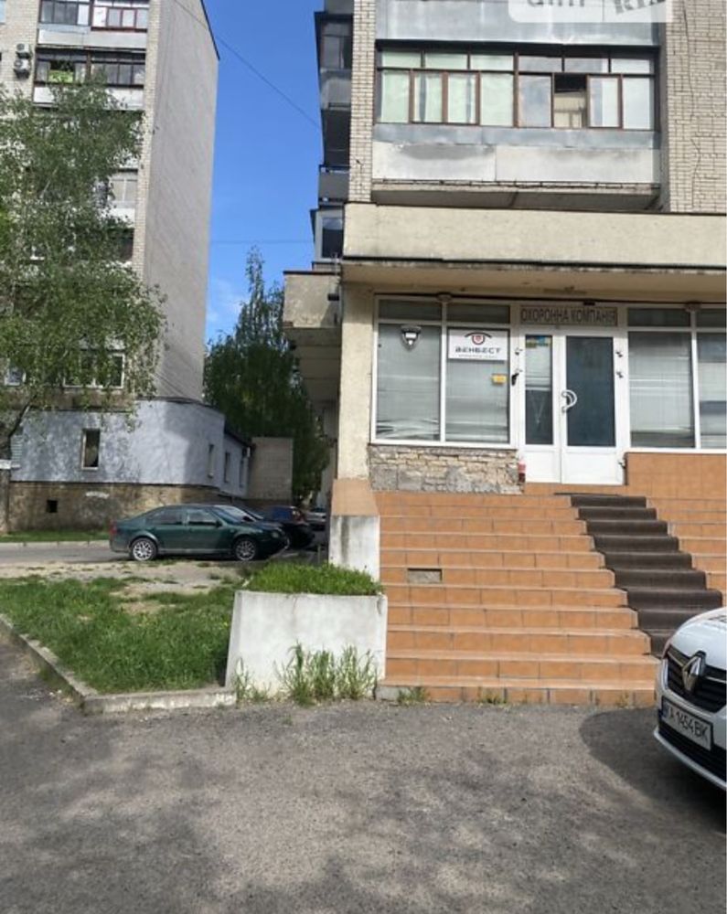 ПЛОЩА - 130 м², ЦІНА - 835 $
