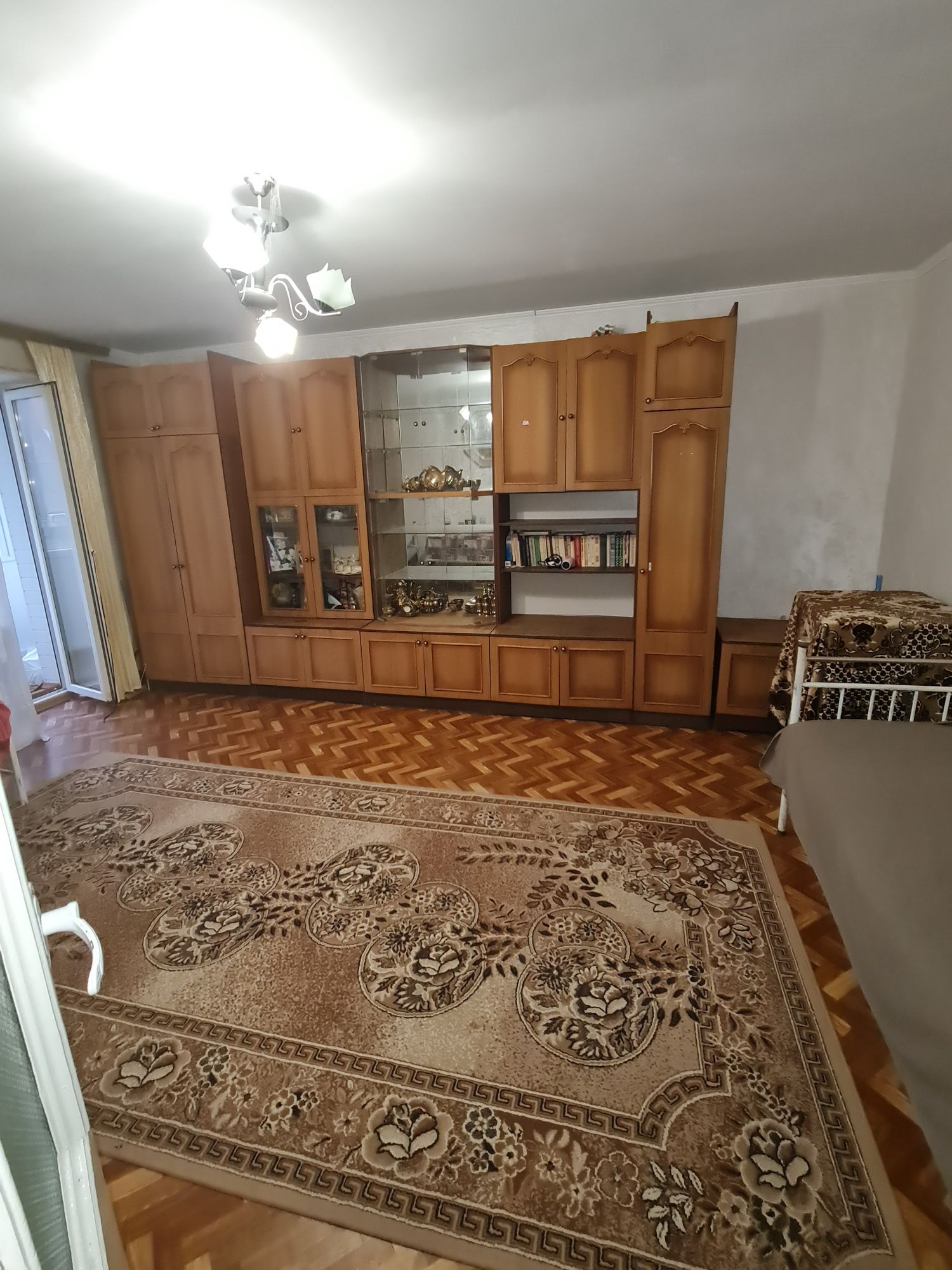 КІМНАТА, ПЛОЩА - 82 м², ЦІНА - 35 $
