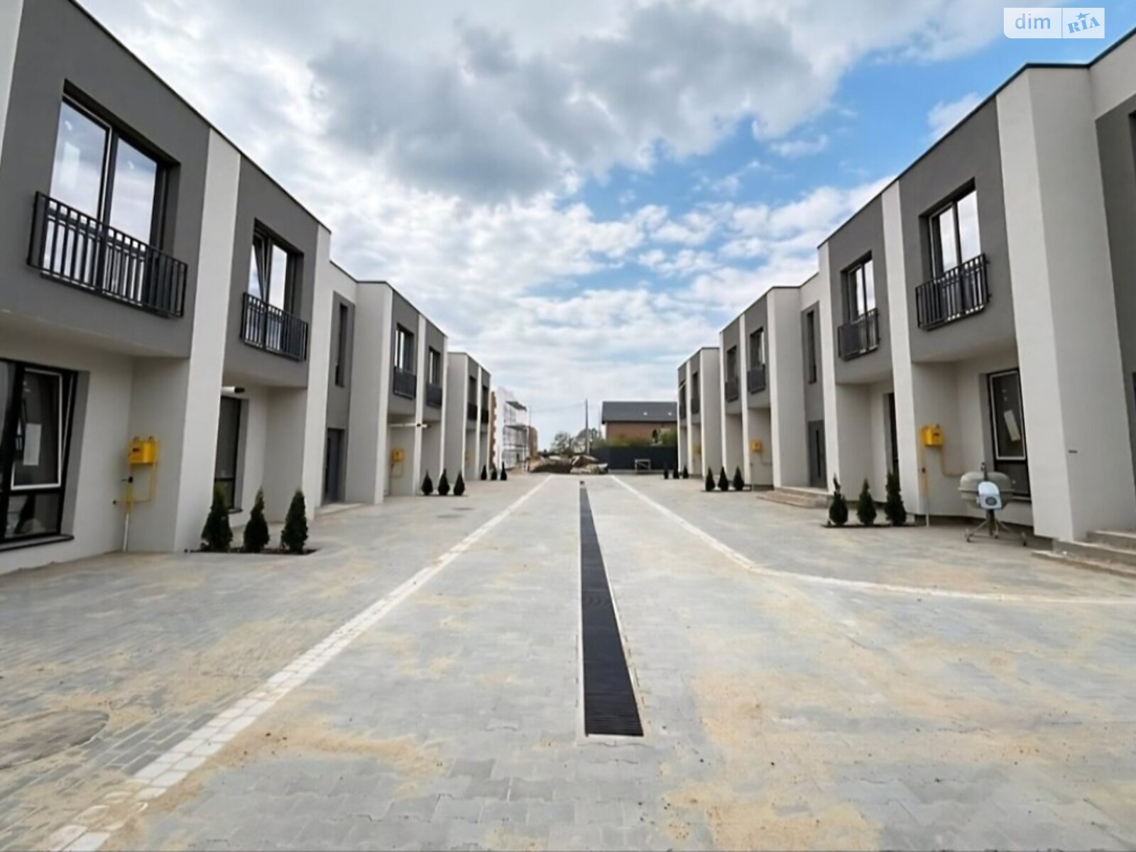 Обʼєкт нерухомості: 3 КІМ. ТАУНХАУС, ПЛОЩА - 115 м², ЦІНА - 67 000 $
, вул. Мирна — HUBTRUST, Вінниця