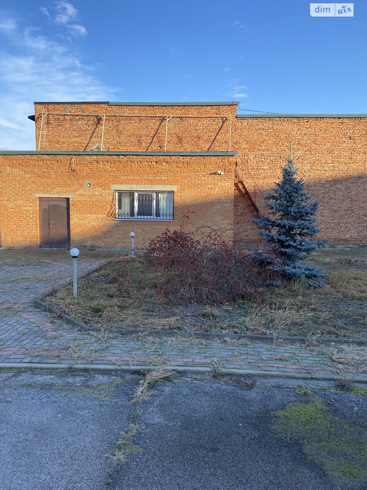 ПЛОЩА - 800 м², ЦІНА - 120 000 $
, вул. Промислова