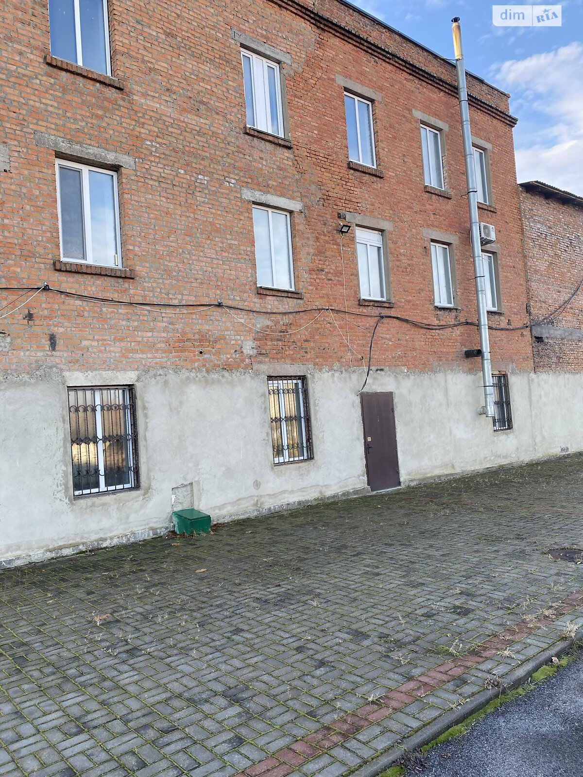 Обʼєкт нерухомості: ПЛОЩА - 800 м², ЦІНА - 120 000 $
, вул. Промислова — HUBTRUST, Вінниця