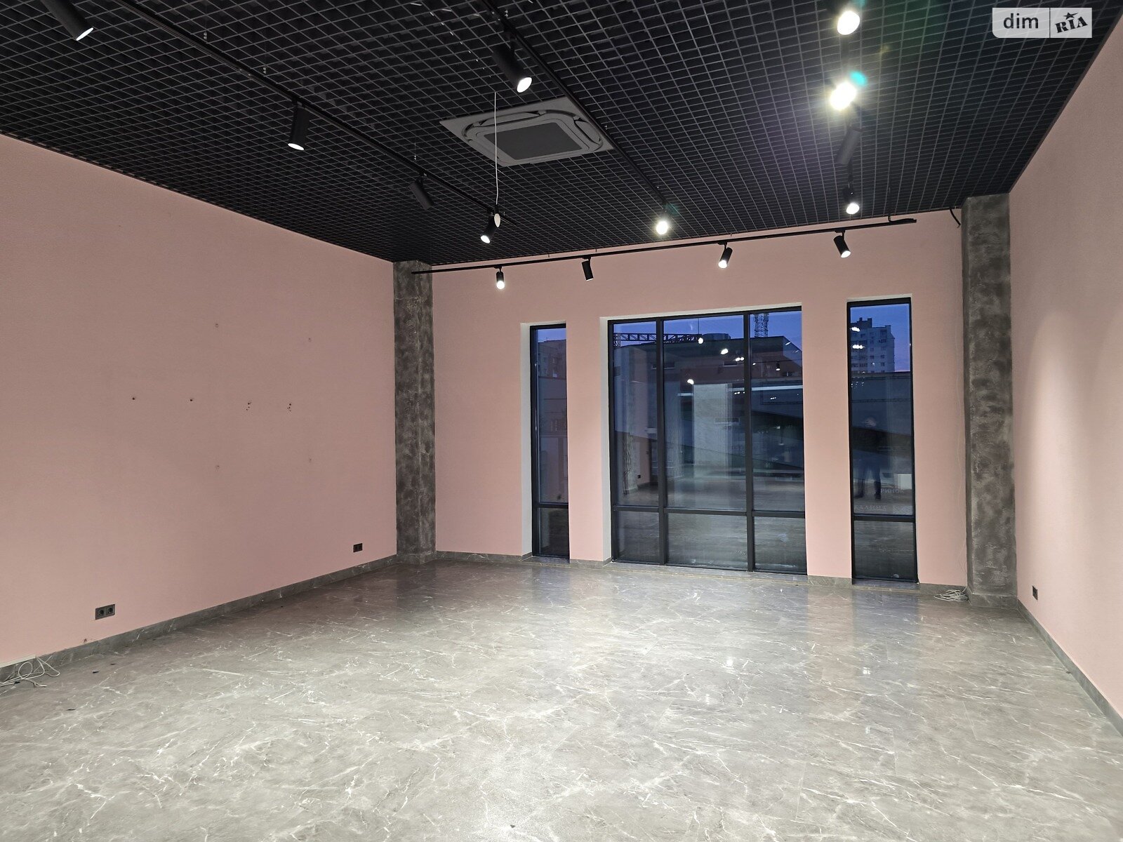Обʼєкт нерухомості: ПЛОЩА - 90 м², ЦІНА - 1 500 $
, просп. Космонавтів — HUBTRUST, Вінниця