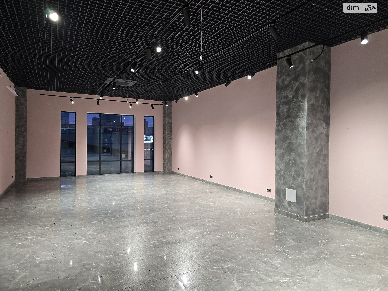 Обʼєкт нерухомості: ПЛОЩА - 90 м², ЦІНА - 1 500 $
, просп. Космонавтів — HUBTRUST, Вінниця