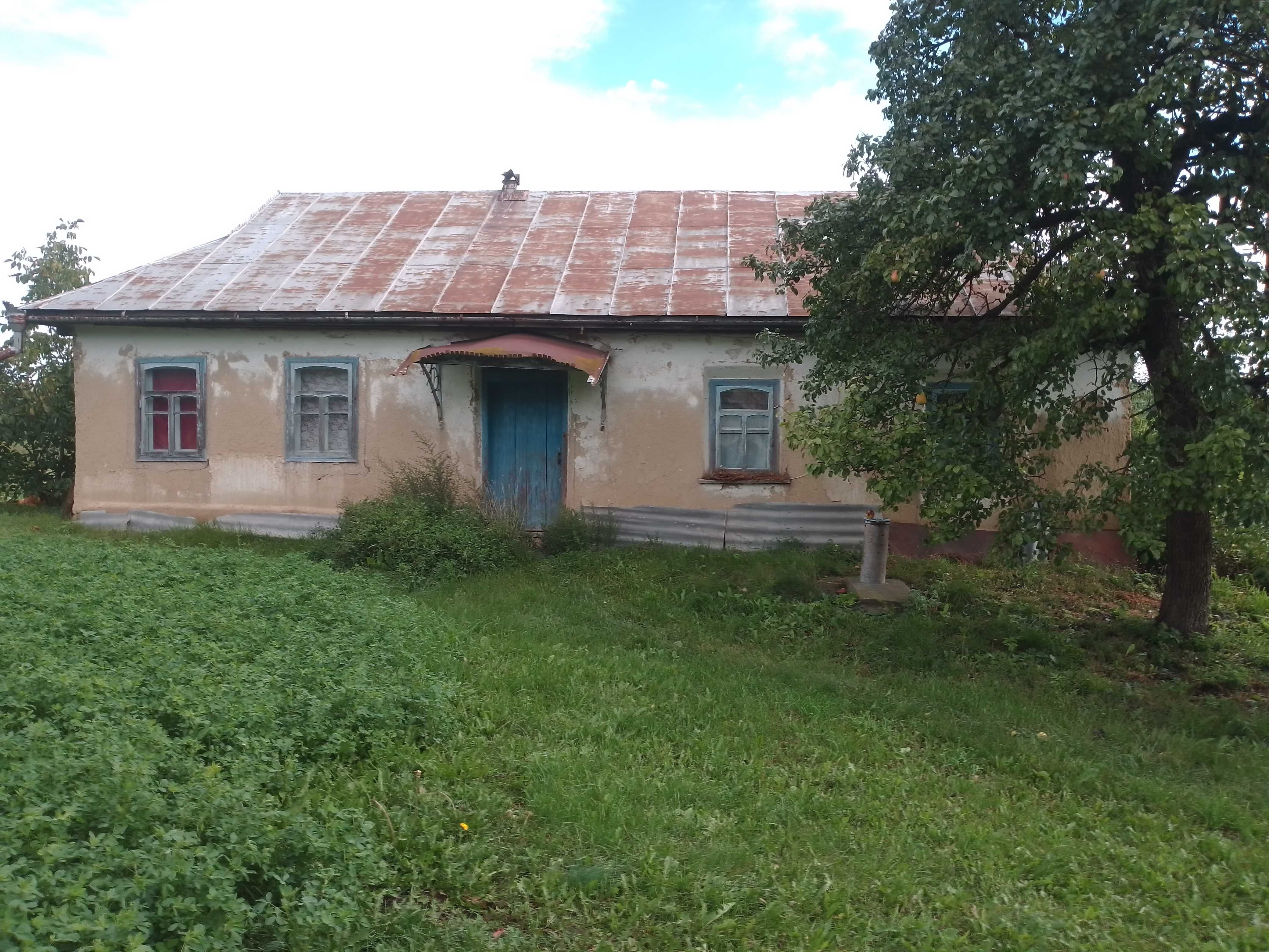 ПЛОЩА - 33 CОТ., ЦІНА - 4 000 $
