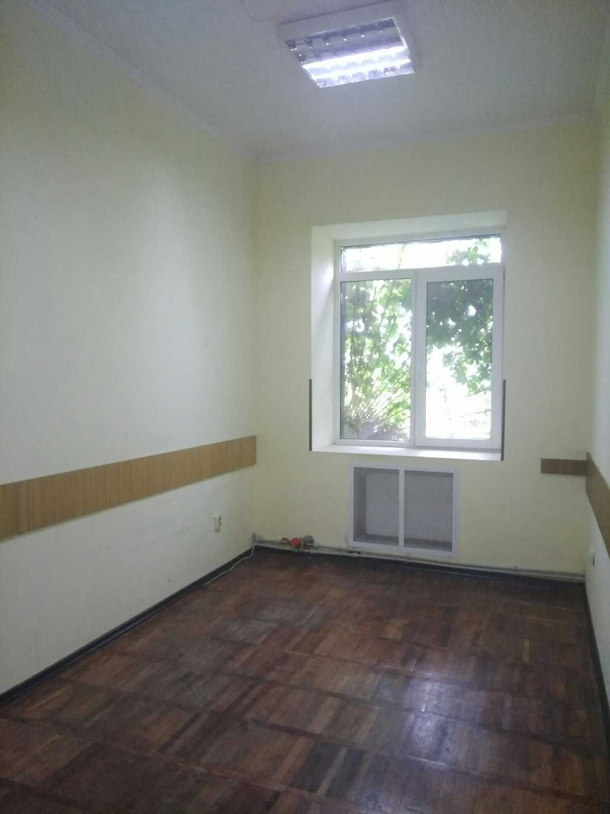 ПЛОЩА - 520 м², ЦІНА - 4 984 $
