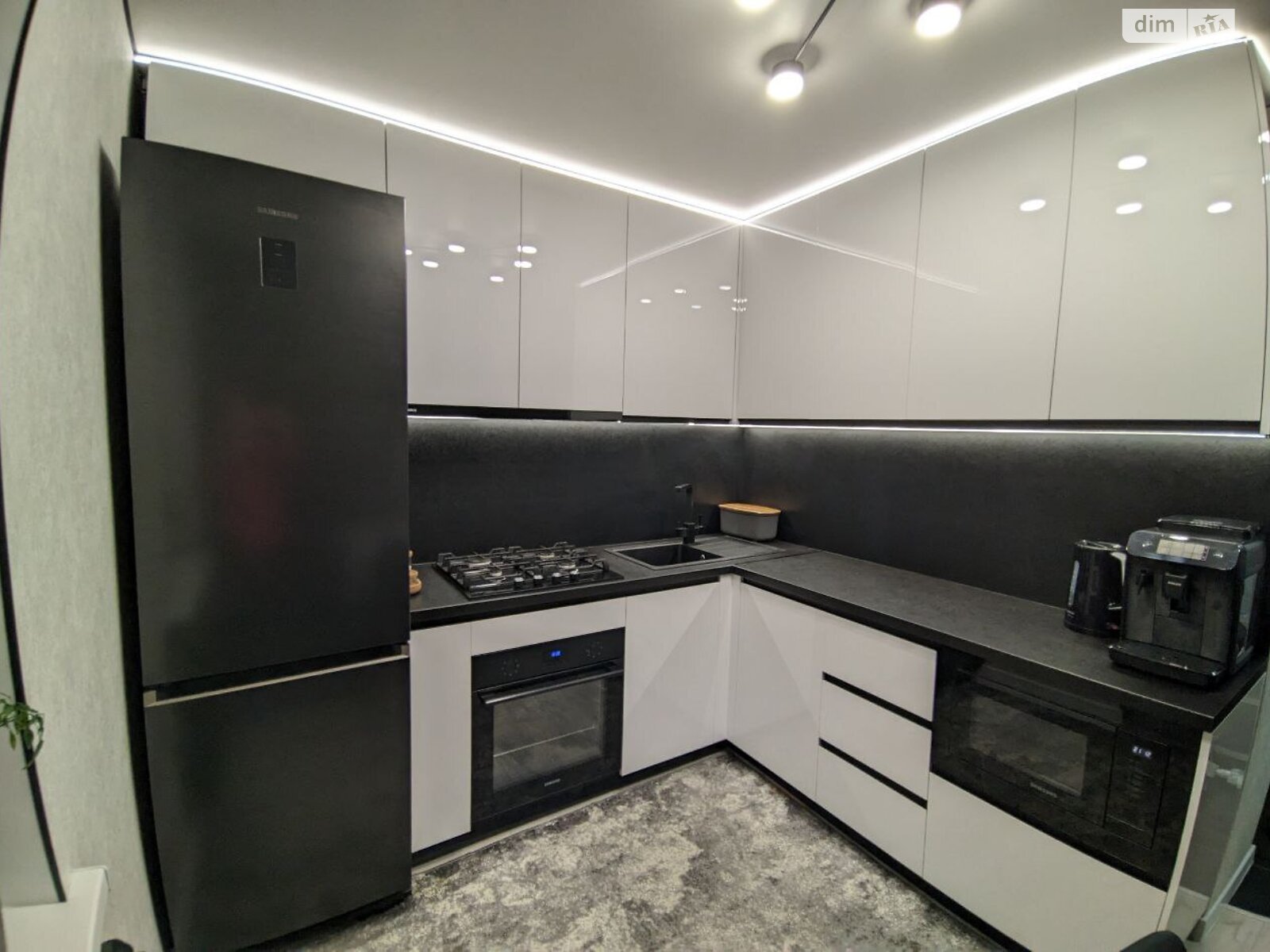 4 КІМ. КВАРТИРА, ПЛОЩА - 75.4 м², ЦІНА - 82 500 $
, вул. Генерала Григоренка(Москаленка Маршала)