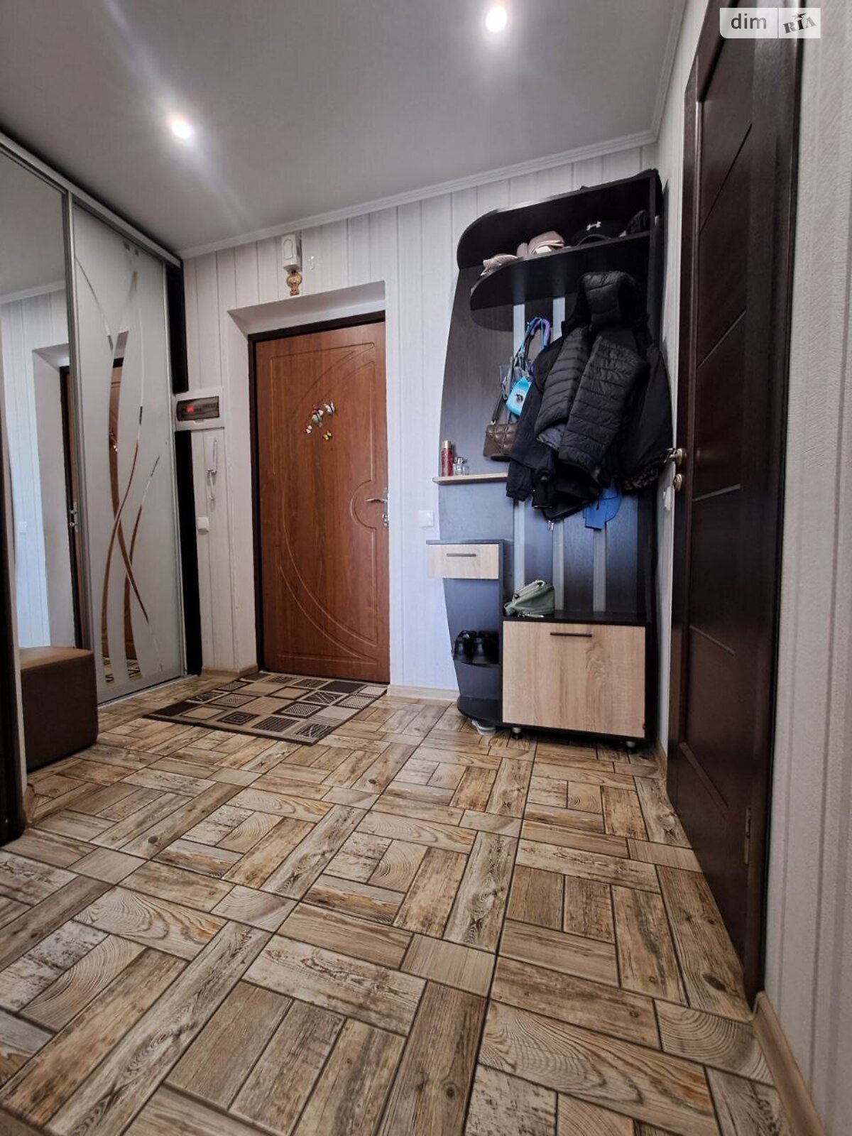 Обʼєкт нерухомості: 1 КІМ. КВАРТИРА, ПЛОЩА - 40 м², ЦІНА - 56 000 $
, вул. Садова — HUBTRUST, Вінниця