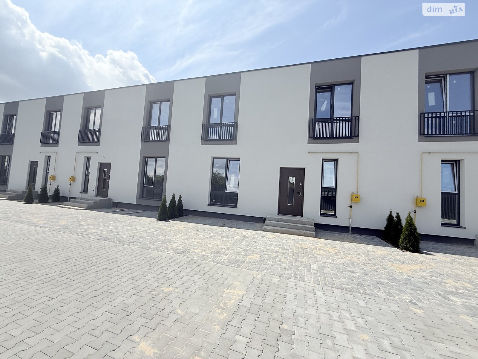 2 КІМ. ТАУНХАУС, ПЛОЩА - 82 м², ЦІНА - 60 000 $
